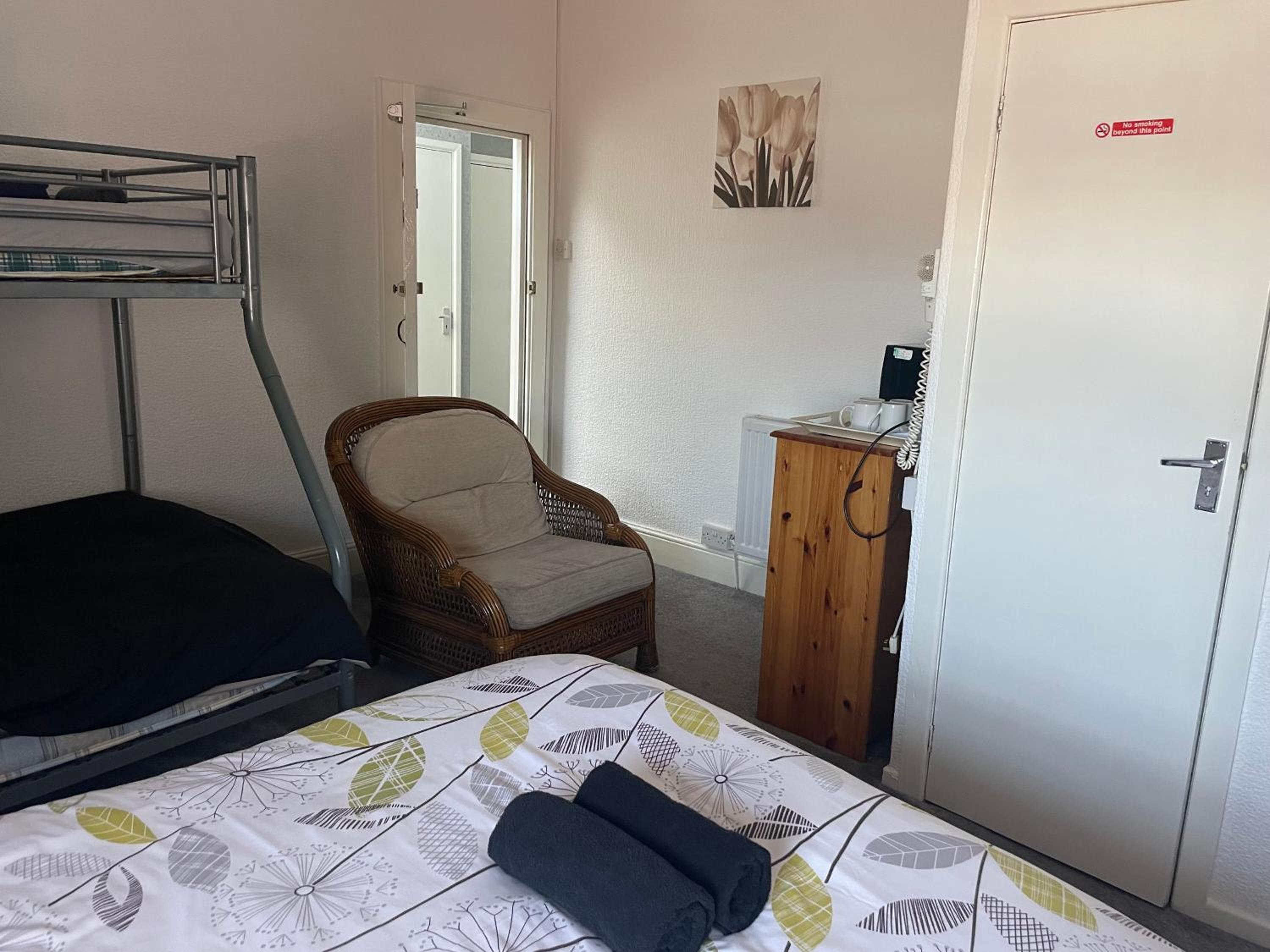 Family Room (2 Adults + 3 Children)