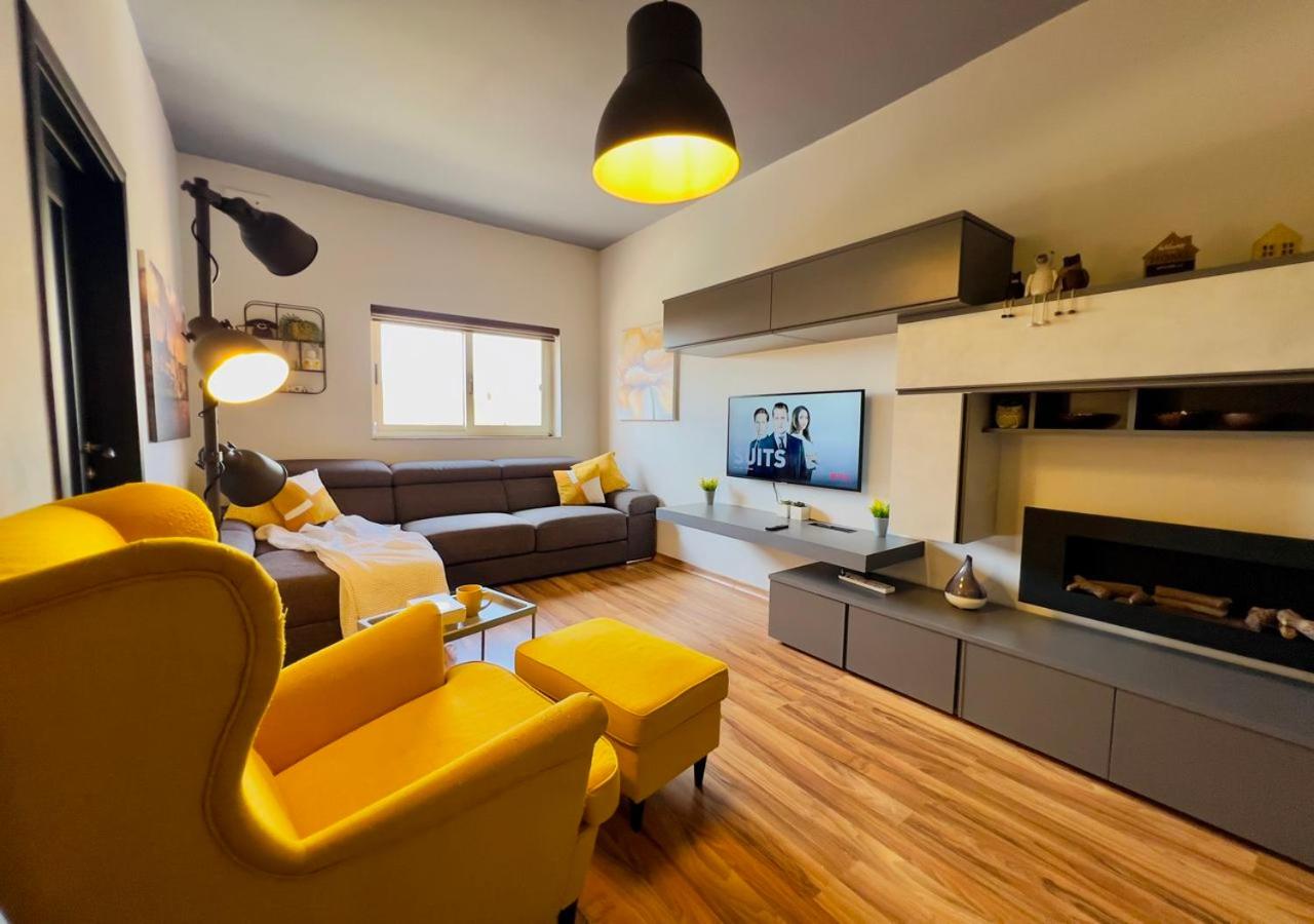 Three-Bedroom Apartment photo 1