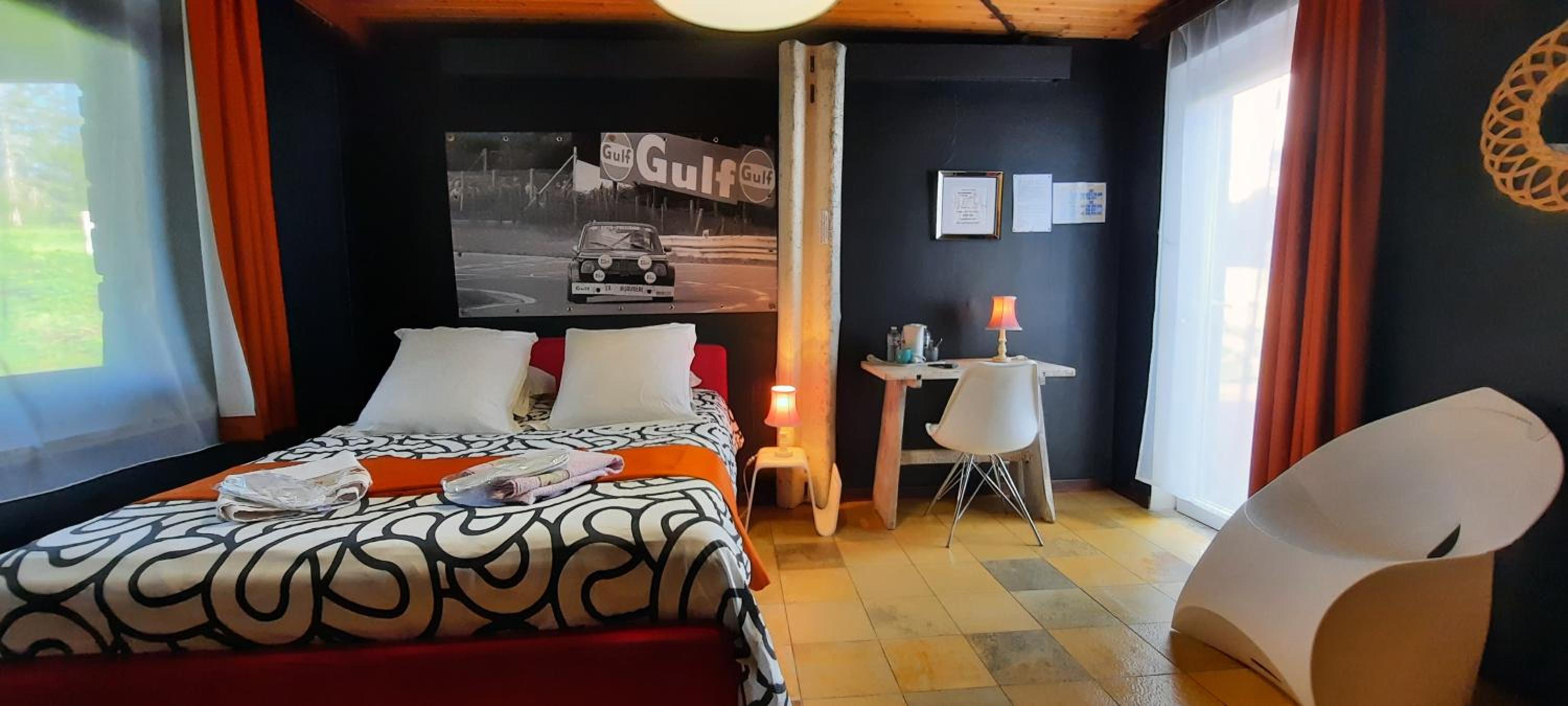 Double Room with Private Bathroom - Photo 4