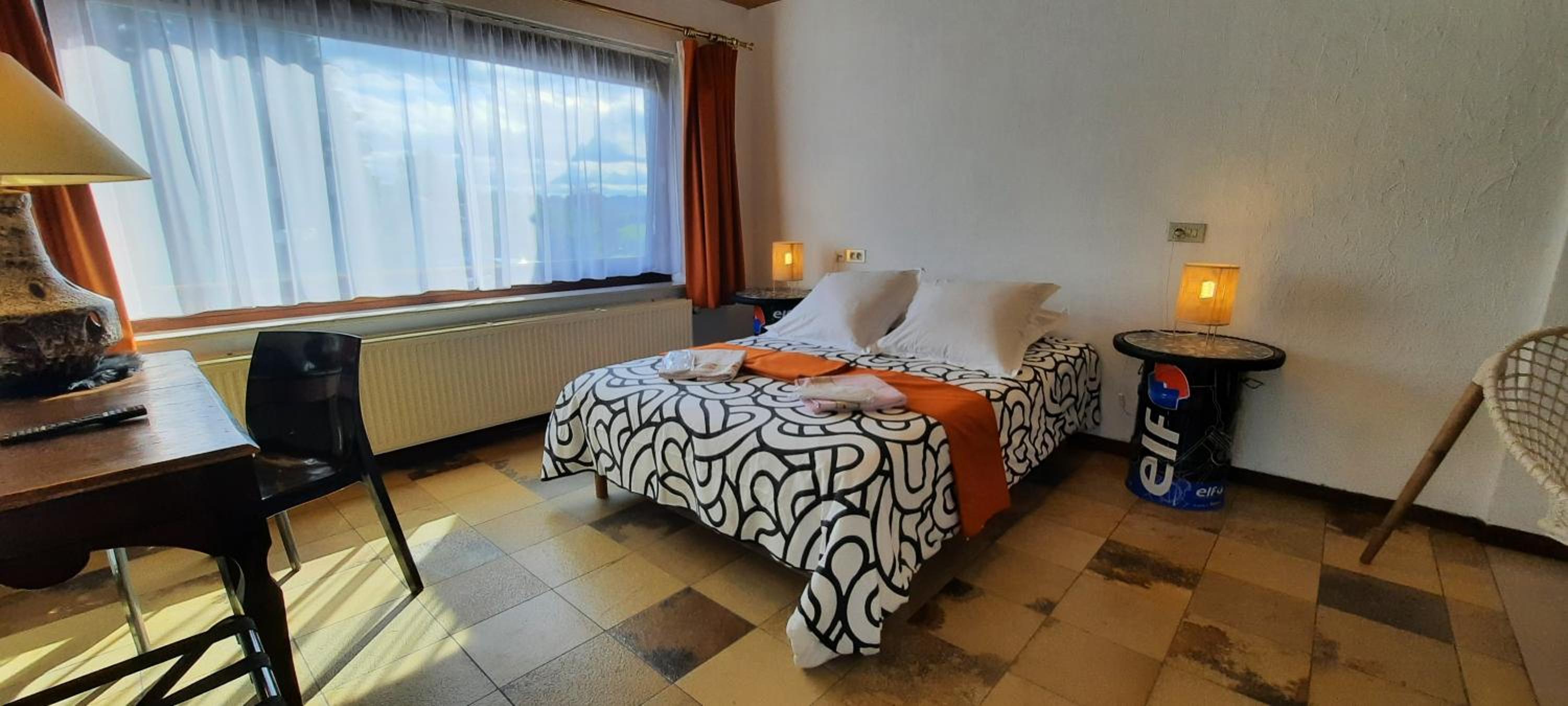 Double Room with Private Bathroom - Photo 2