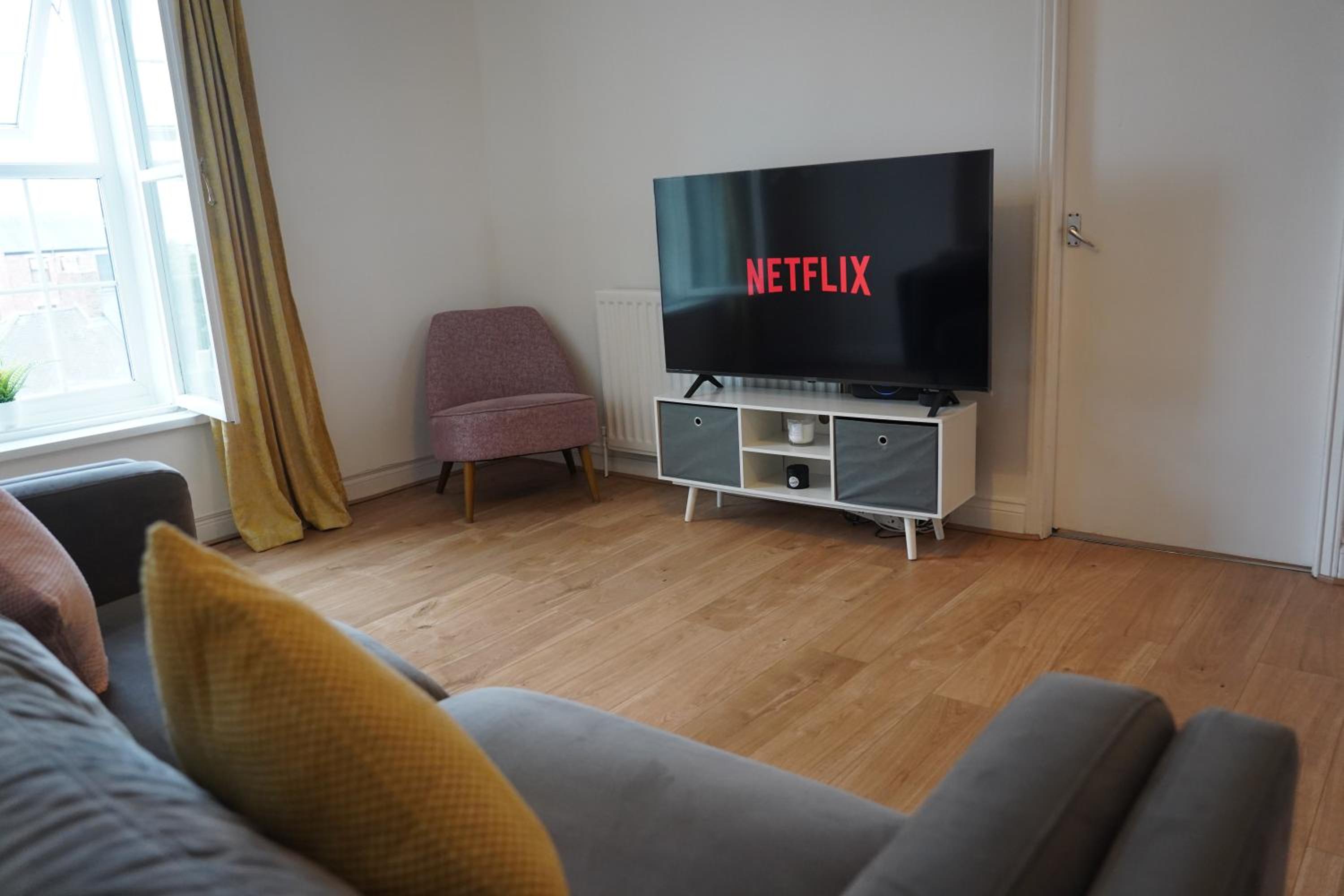 Two-Bedroom Apartment with City View photo 3