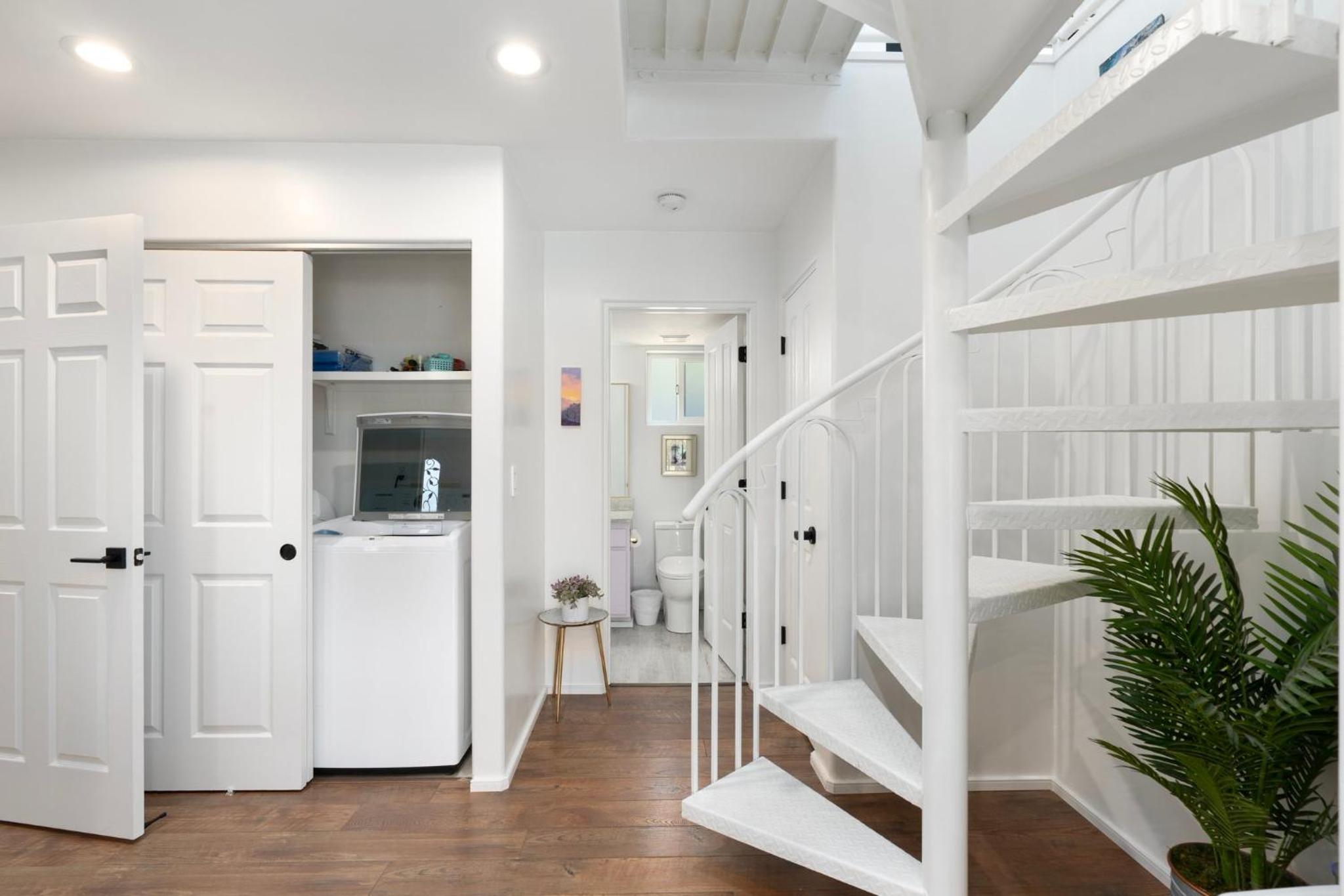 Three-Bedroom House photo 3
