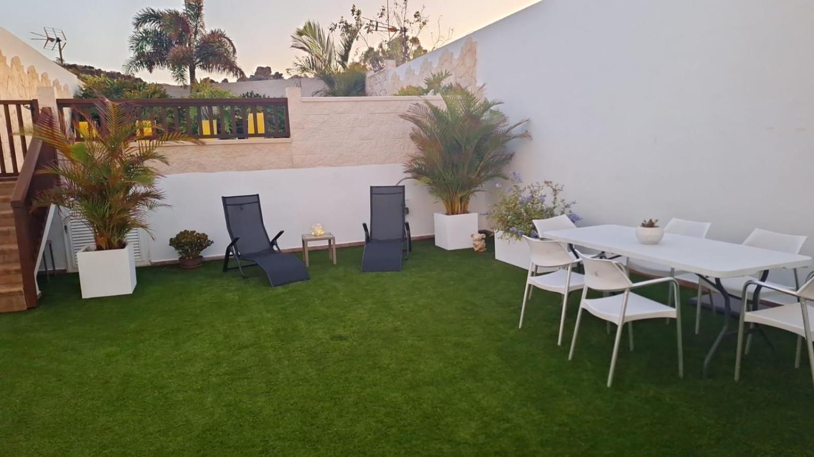Three-Bedroom House photo 2