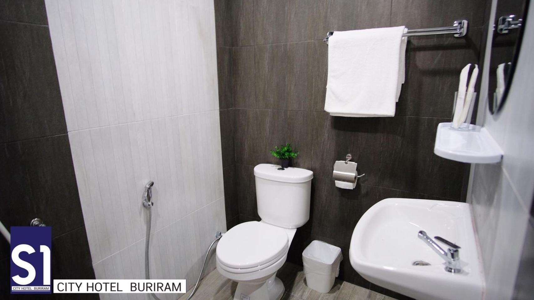 Deluxe Twin Room - Photo 2