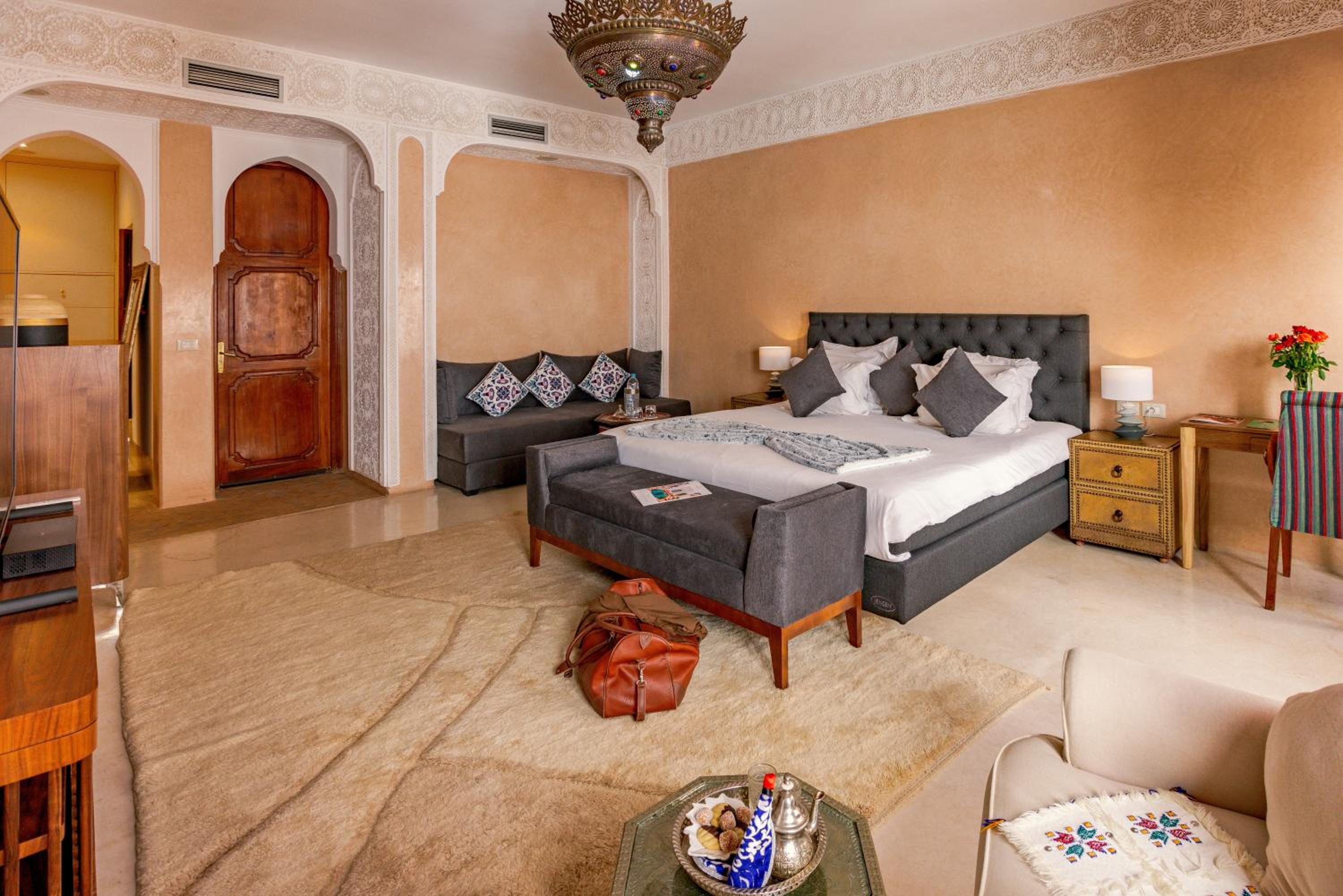 Deluxe Suite - Photo 21