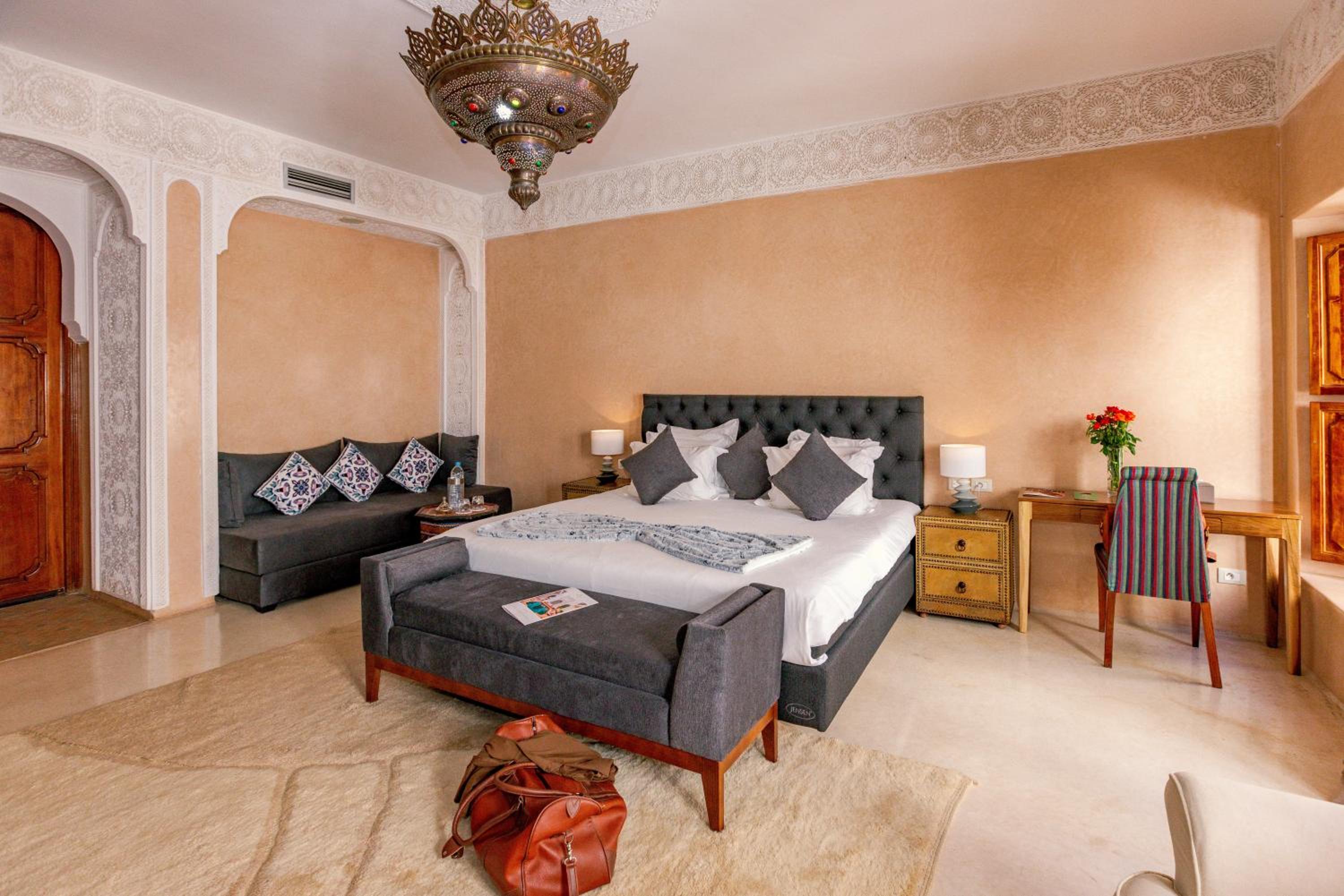 Deluxe Suite - Photo 7