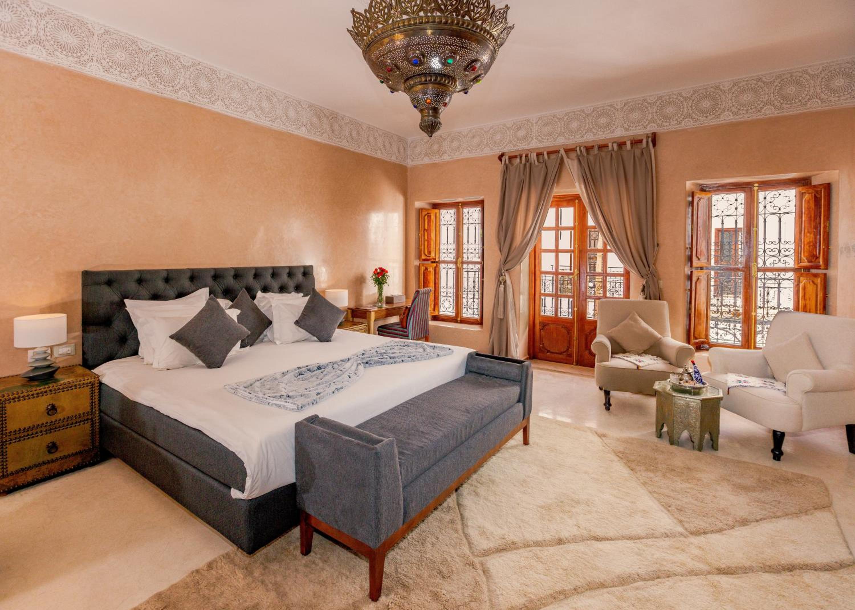 Deluxe Suite - Photo 9