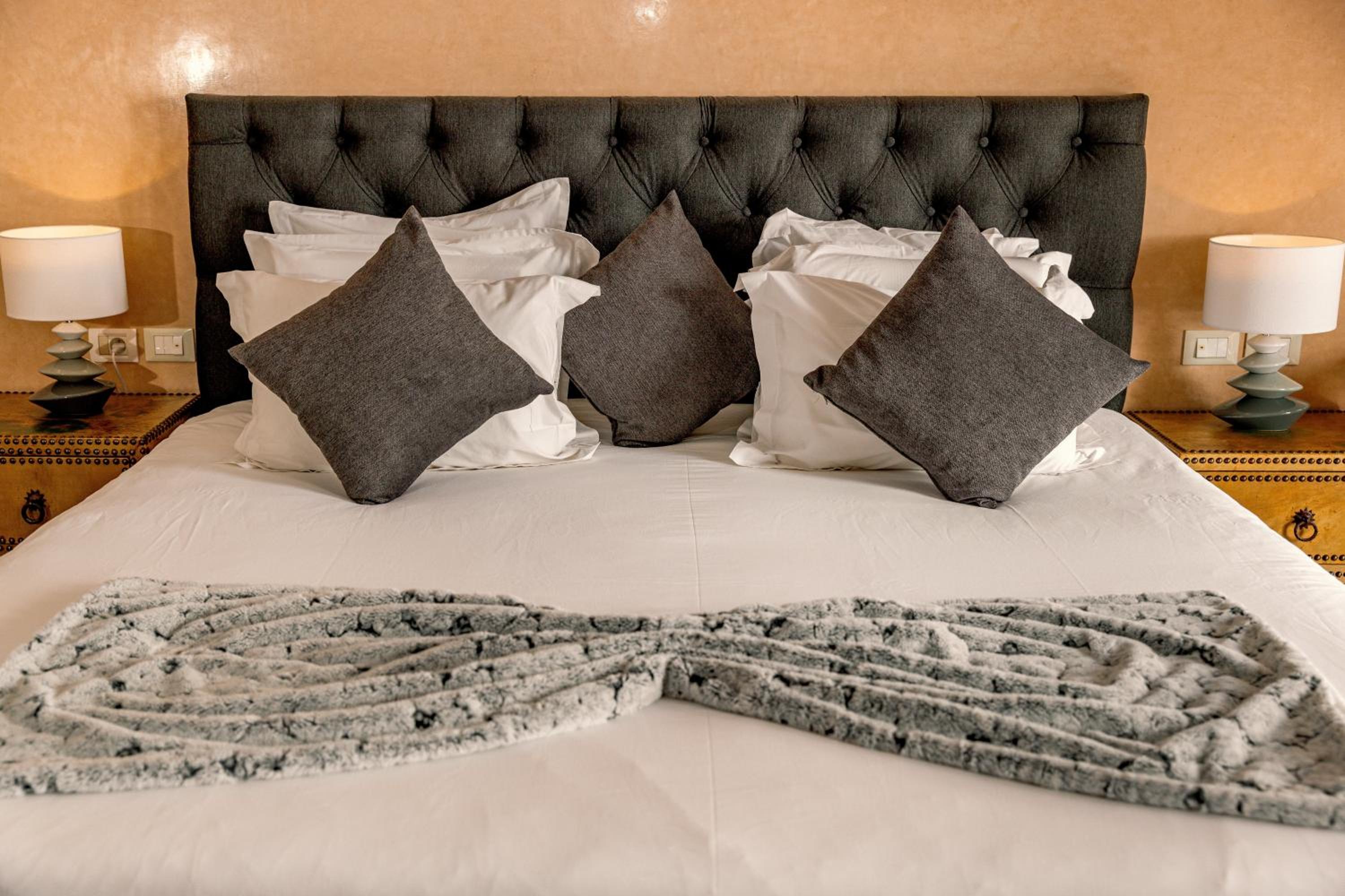 Deluxe Suite - Photo 4
