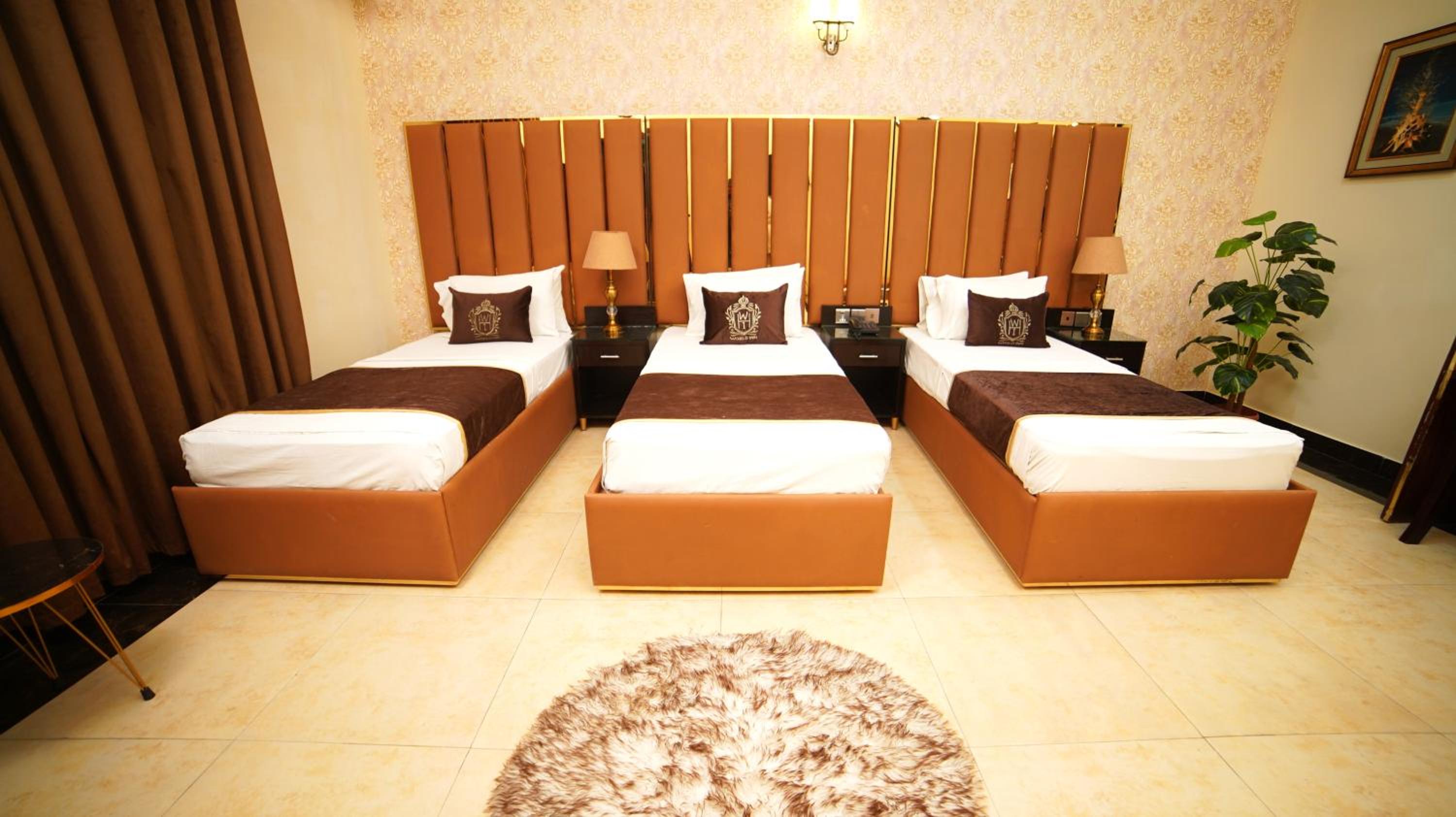 Basic Triple Room With Shared Bathroom