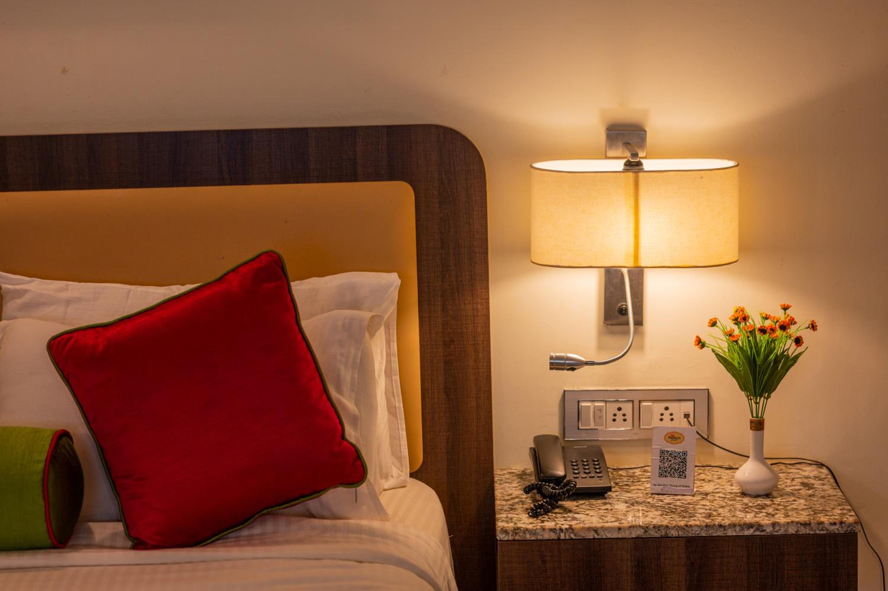 Deluxe Queen Room - Photo 3