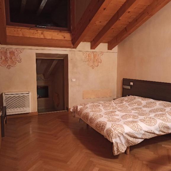 Large Double or Twin Room photo 3