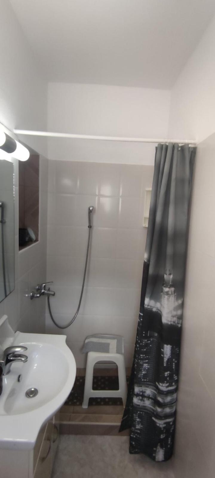 One-Bedroom House photo 2