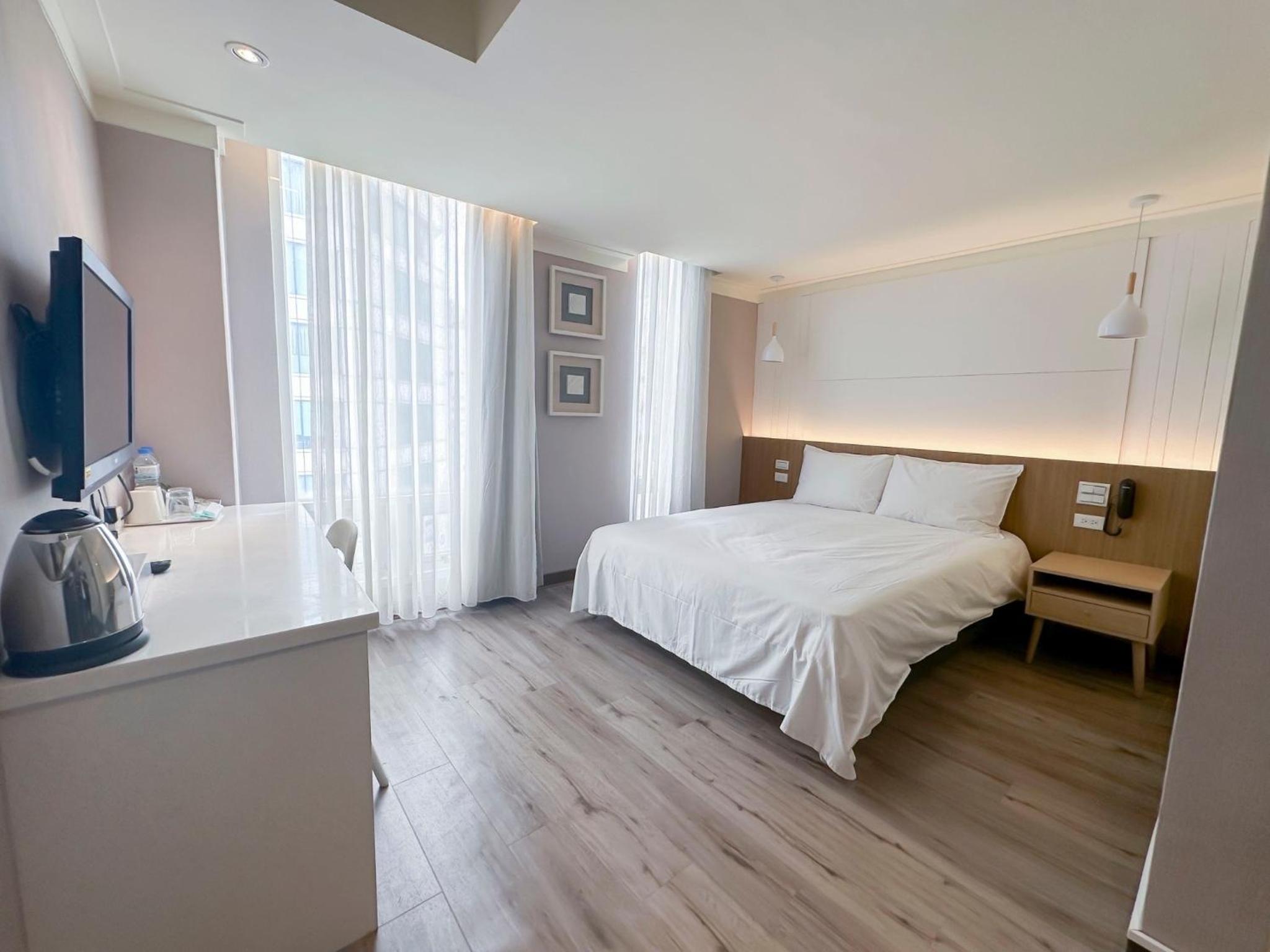 Standard Double Room - Photo 2