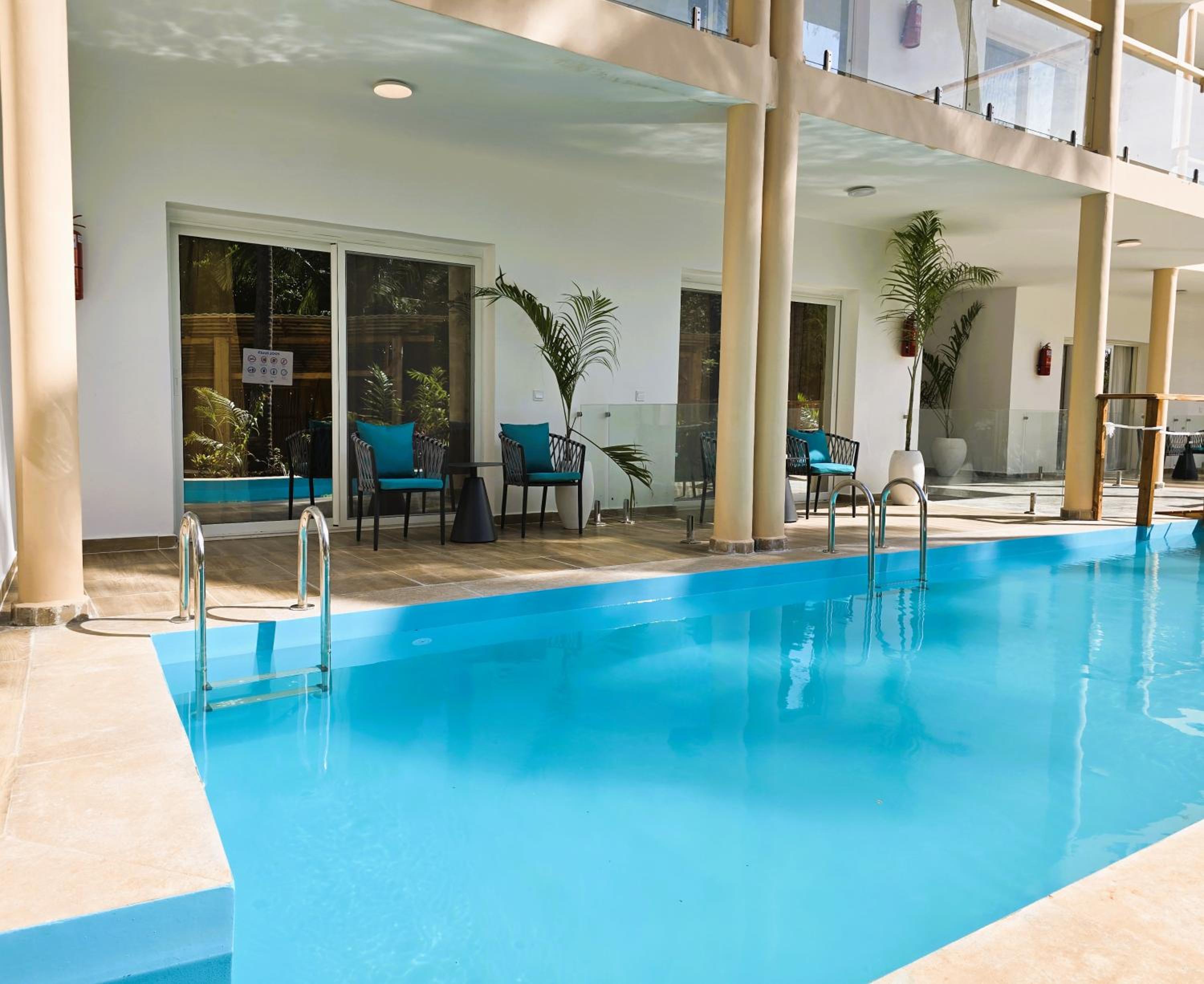 Garden Swim-Up photo 2