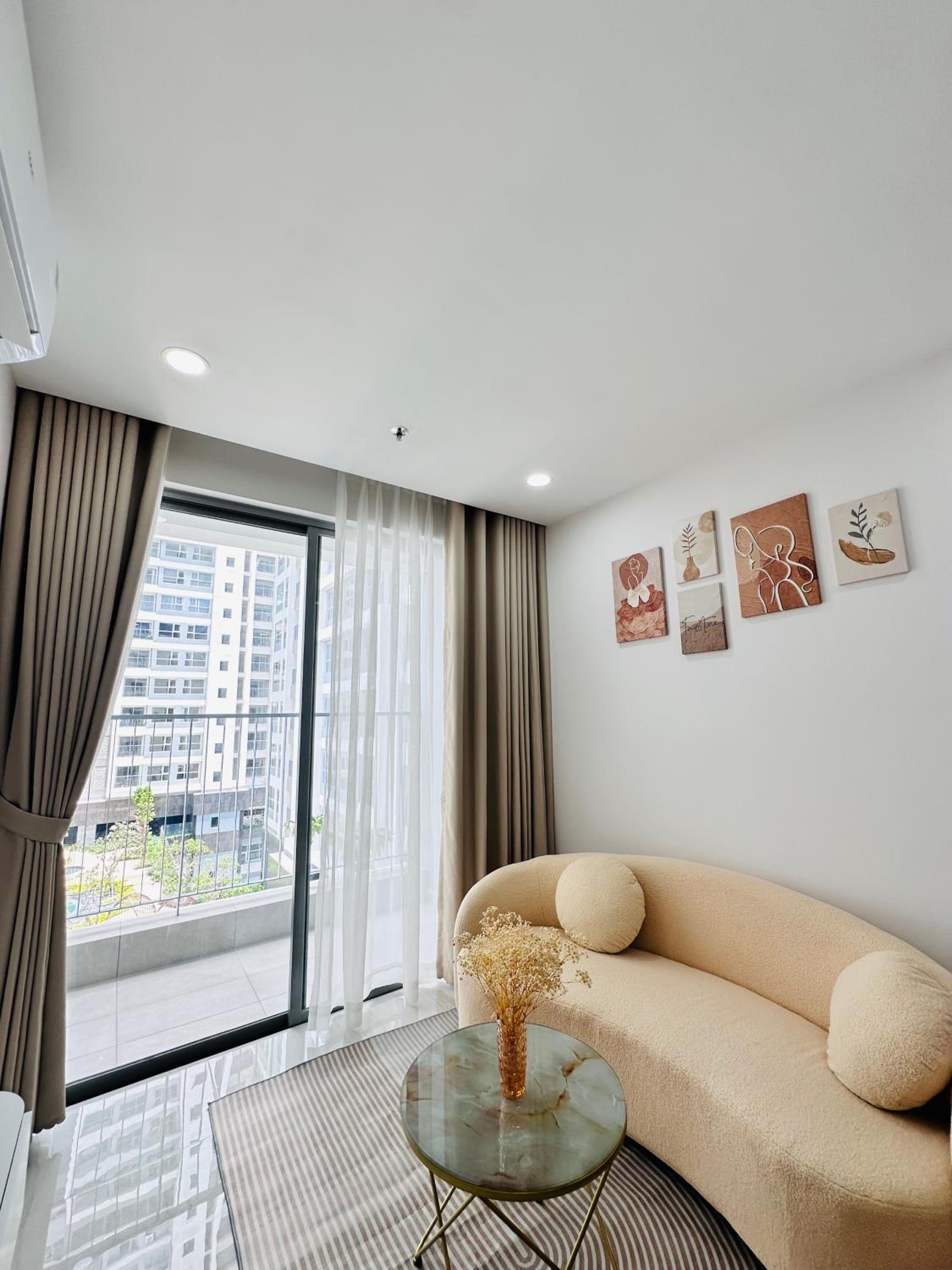One-Bedroom Apartment photo 2