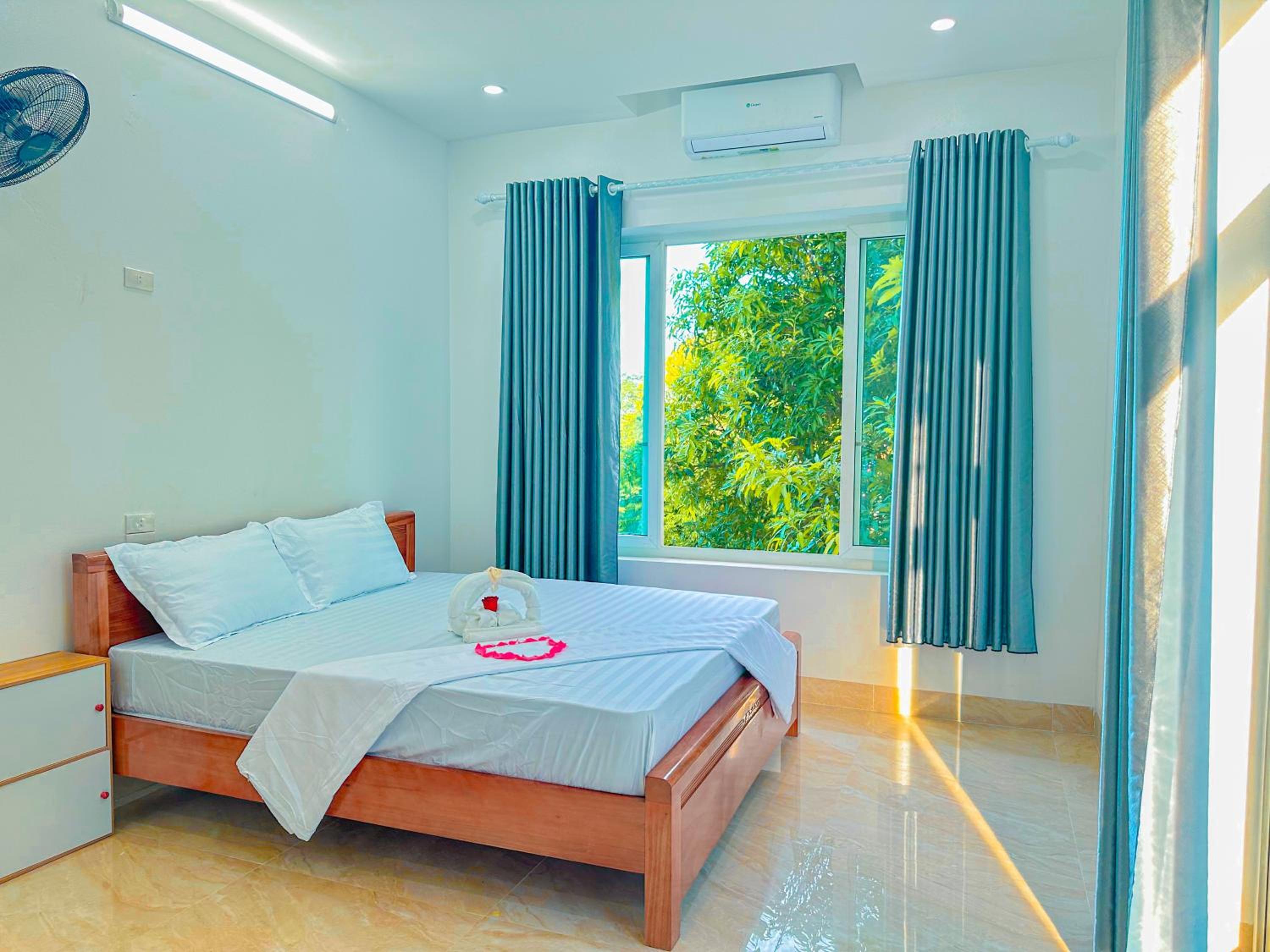 Standard King Room photo 1