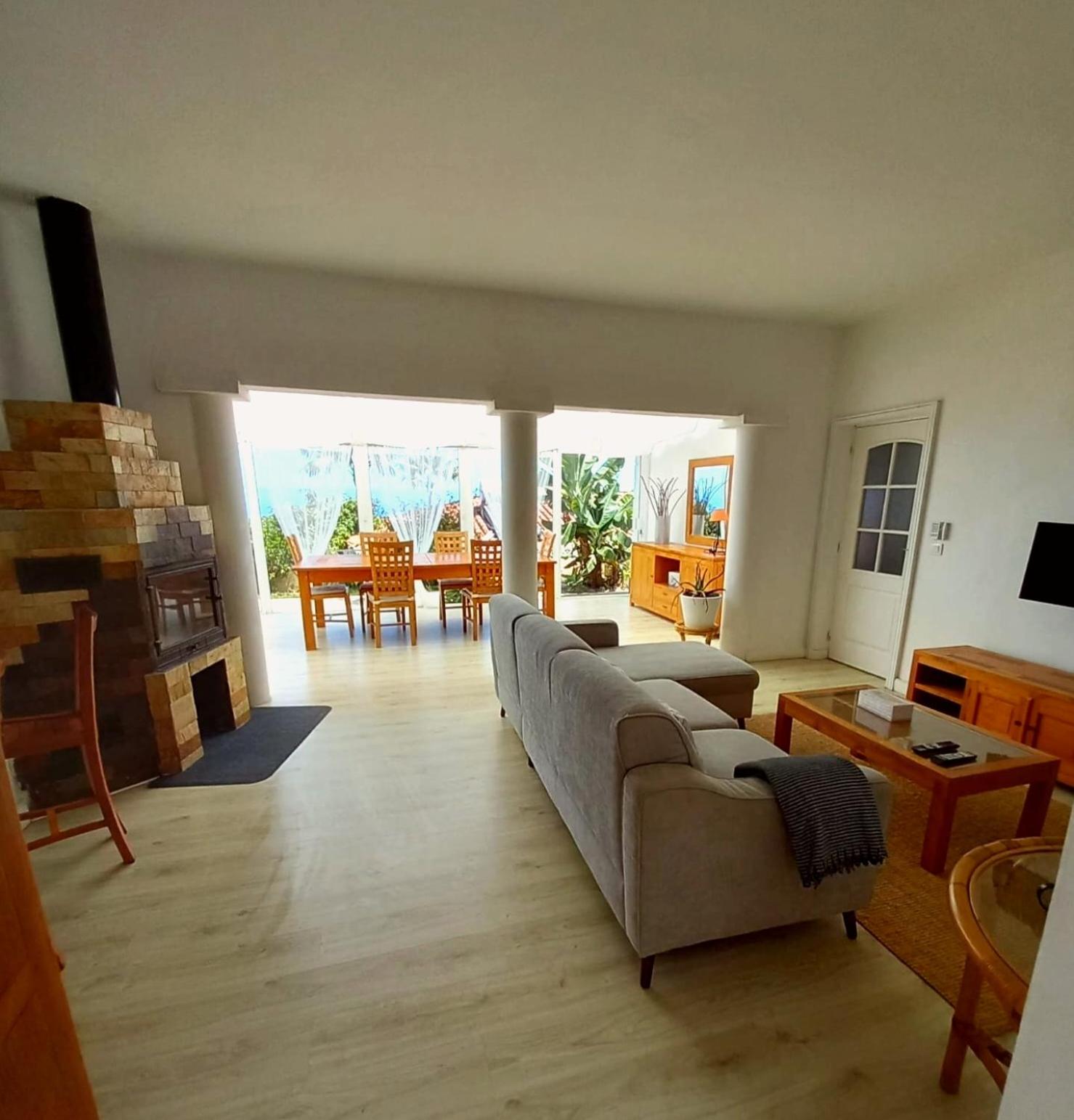 Villa de Tres Habitaciones