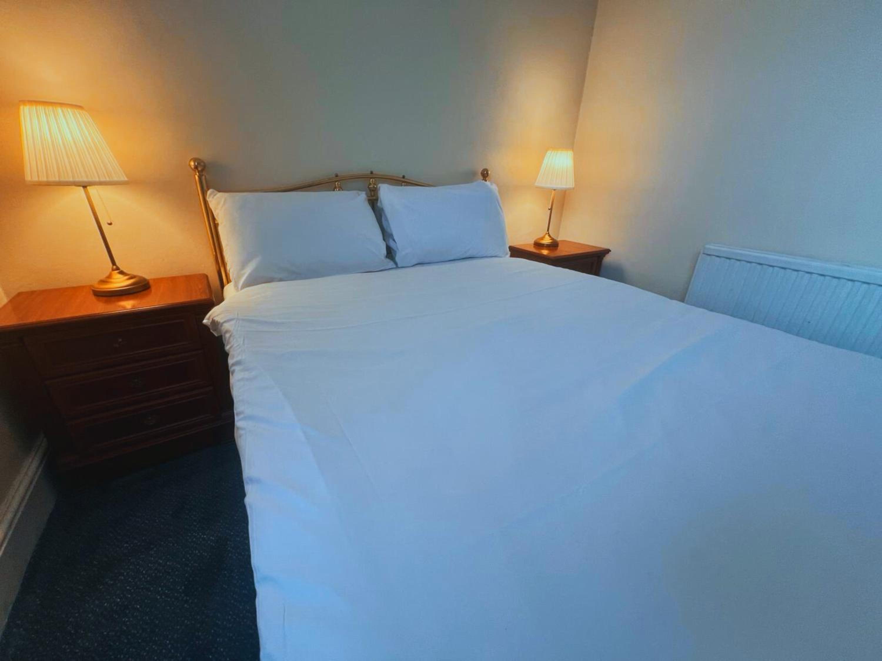 Double Room with Shared Bathroom photo 1