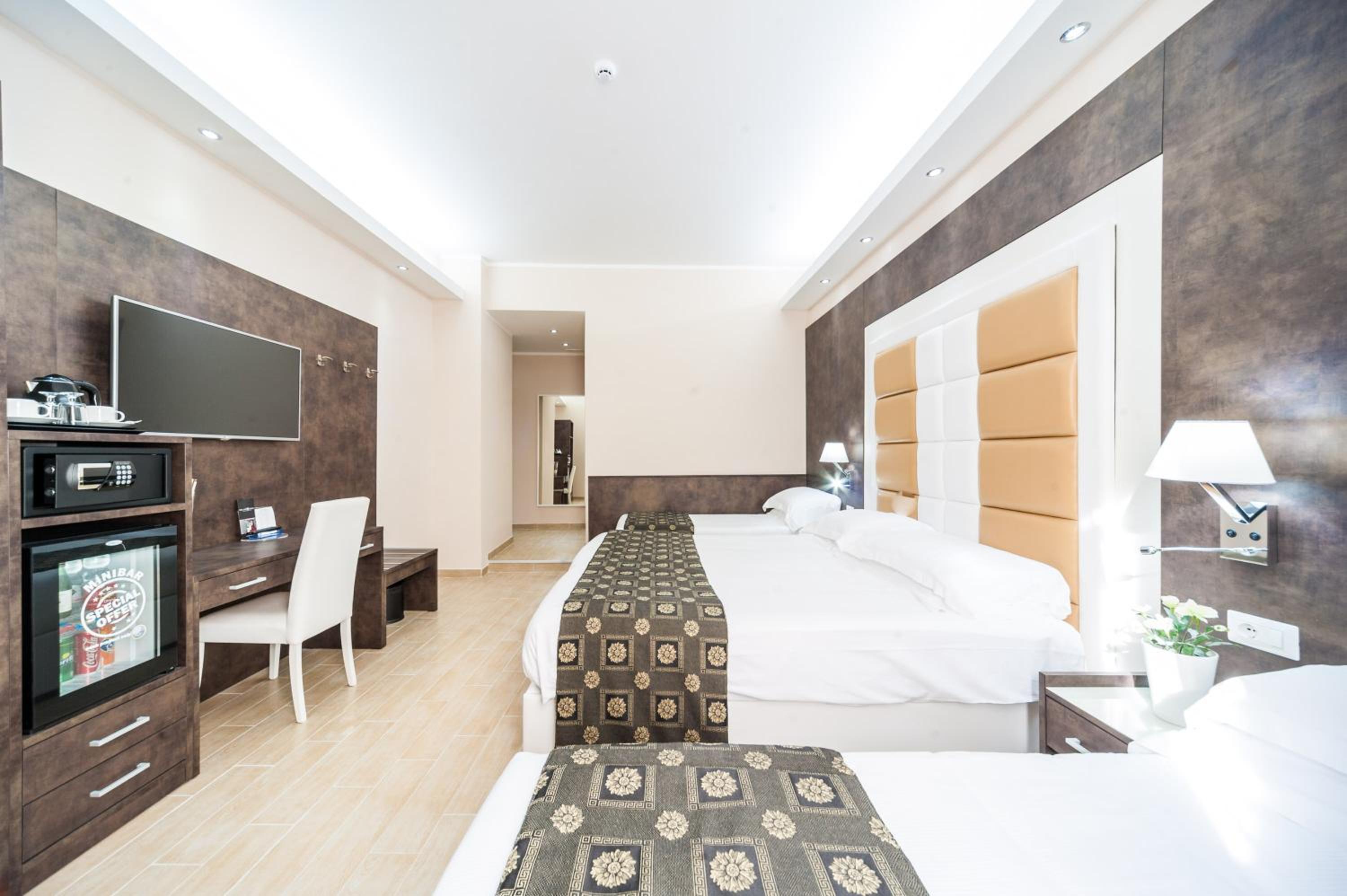 Deluxe Quadruple Room photo 2