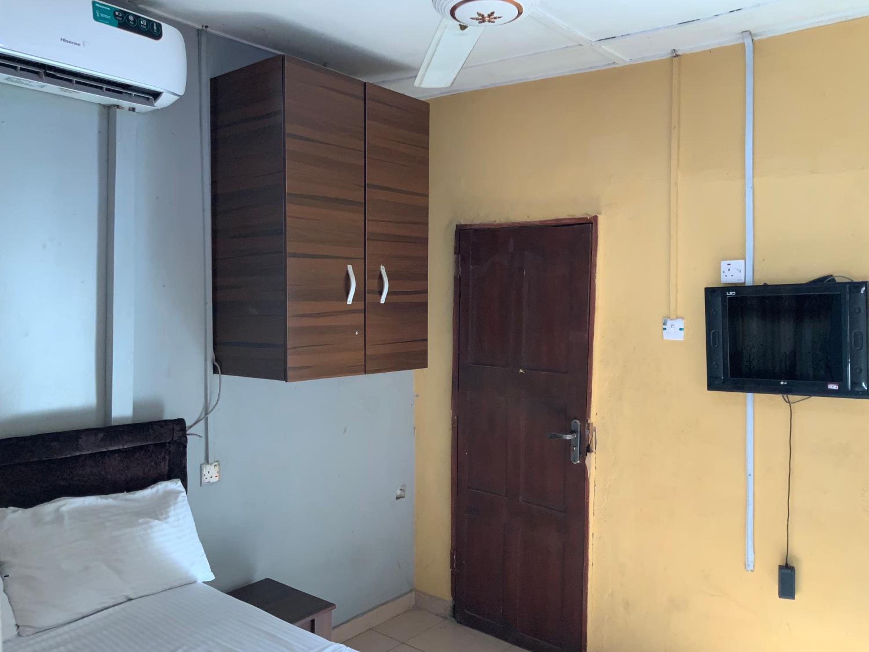 Single Room photo 3