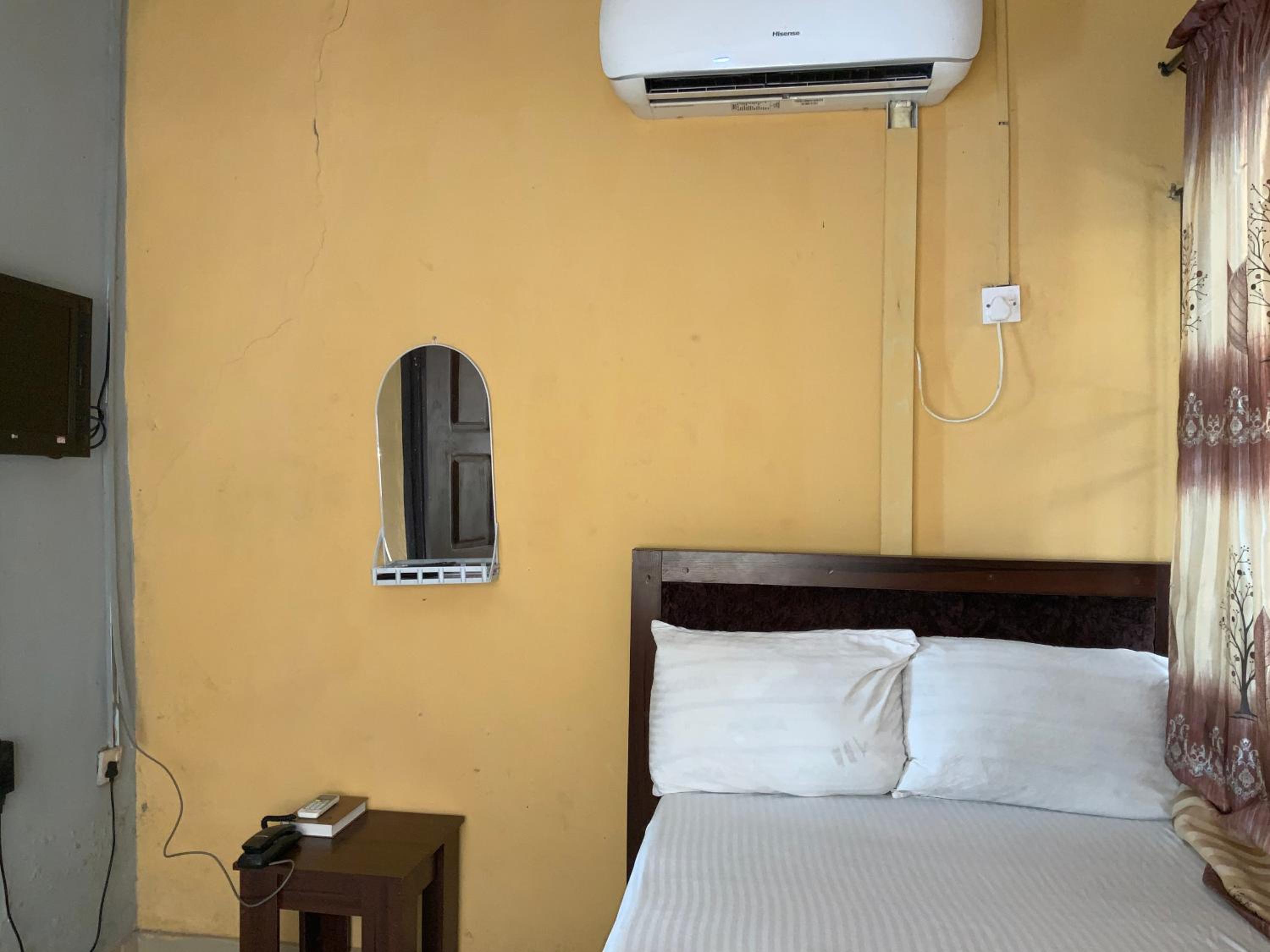 Single Room photo 2