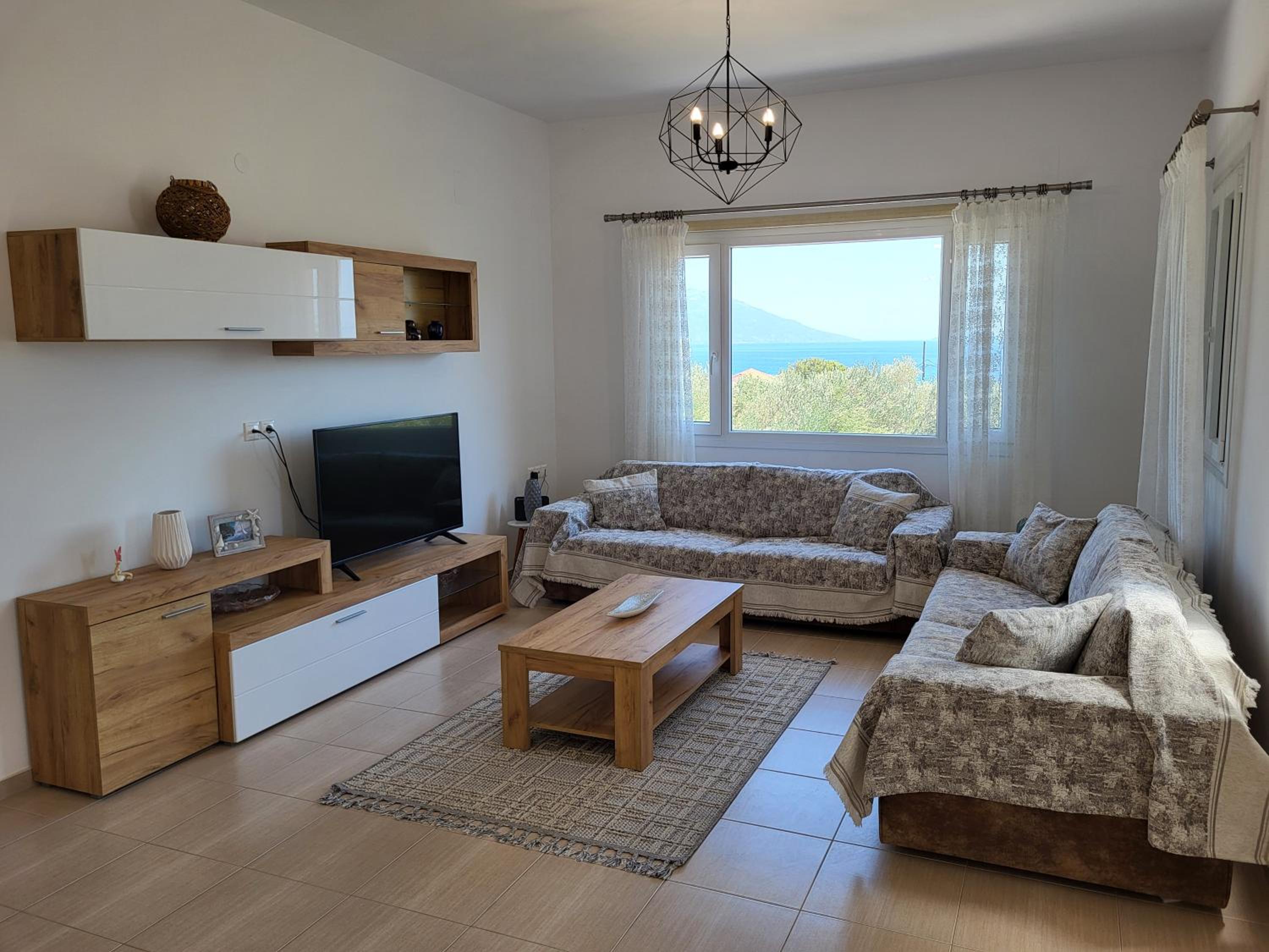 Three-Bedroom Villa photo 1
