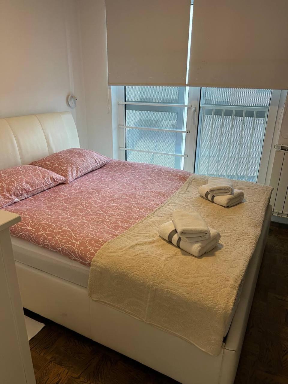 Two-Bedroom Apartment with Terrace photo 2