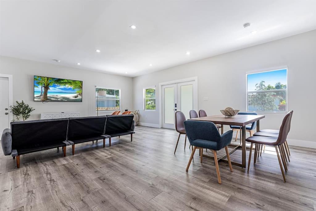 Three-Bedroom House photo 1