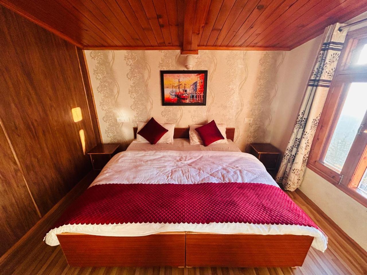 Standard Double Room With Shared Bathroom photo 1