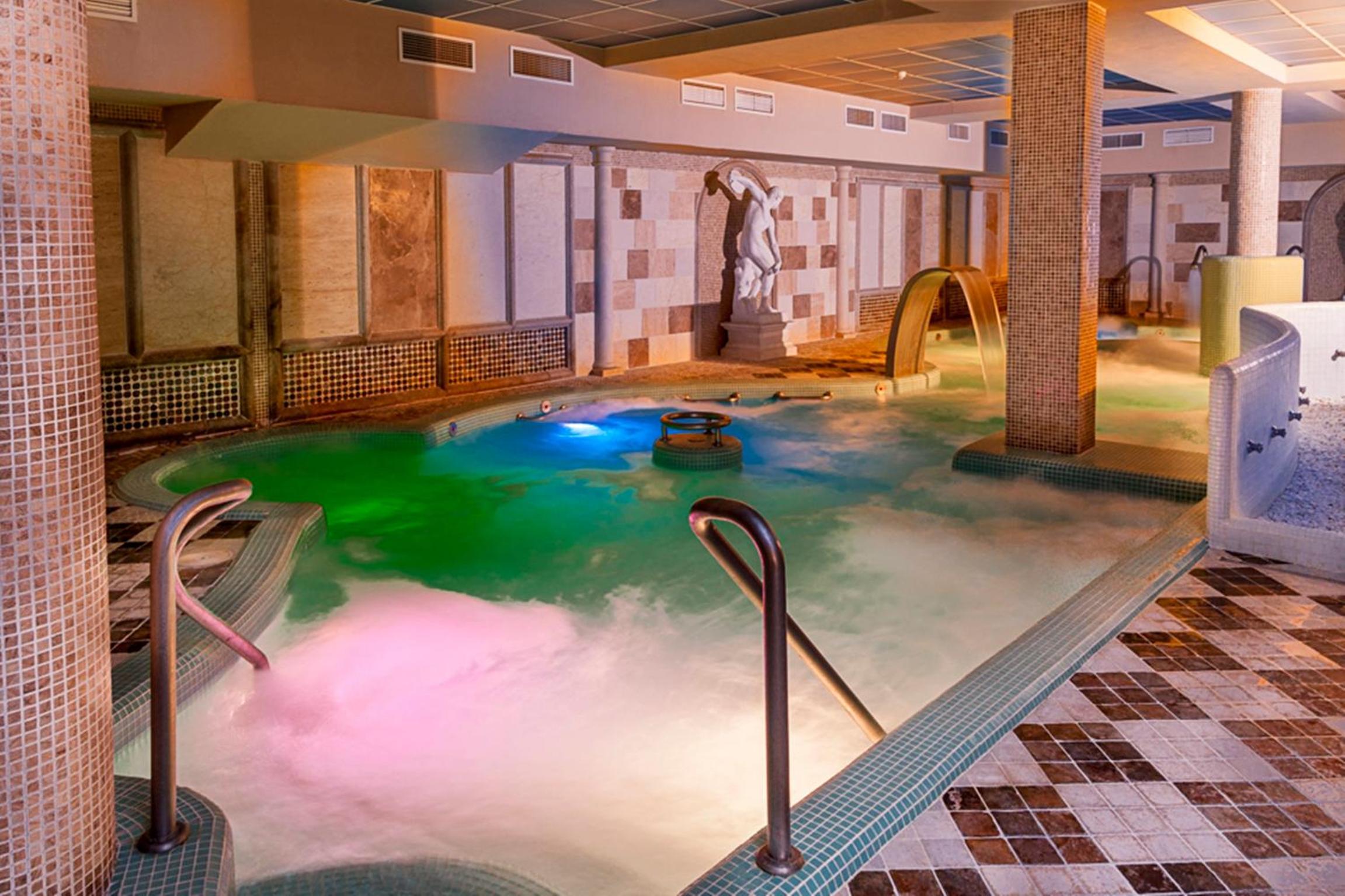 Twin Room with Spa Access