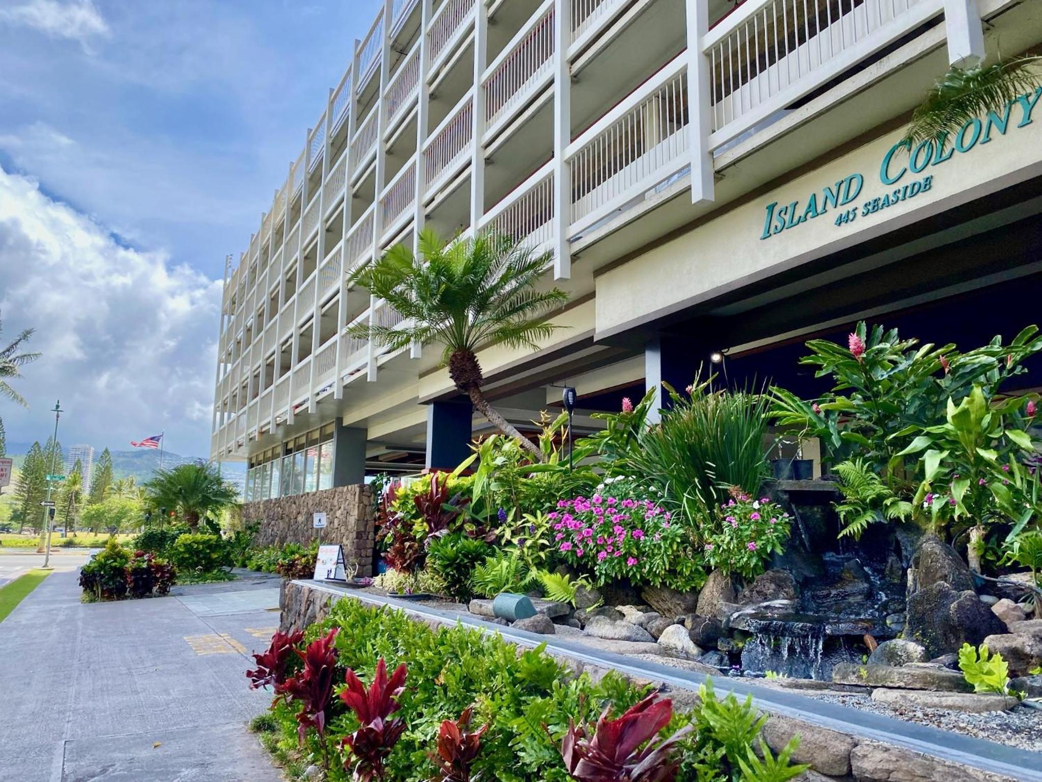 Amazing View Waikiki Beach 28th Floor 1BR Family and Group Condo: One-Bedroom Apartment photo