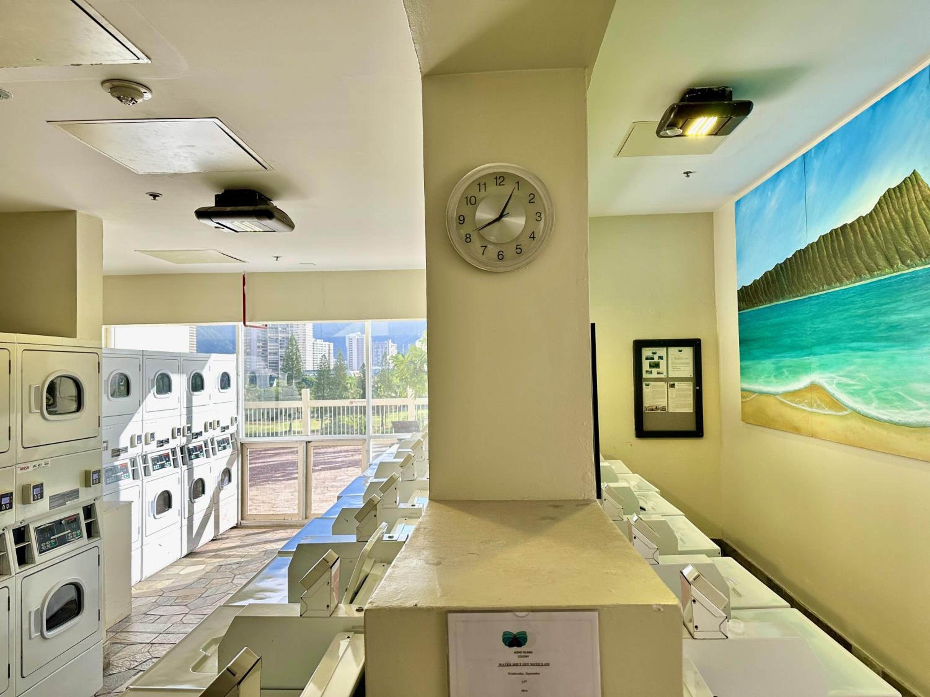 Amazing View Waikiki Beach 28th Floor 1BR Family and Group Condo: One-Bedroom Apartment photo