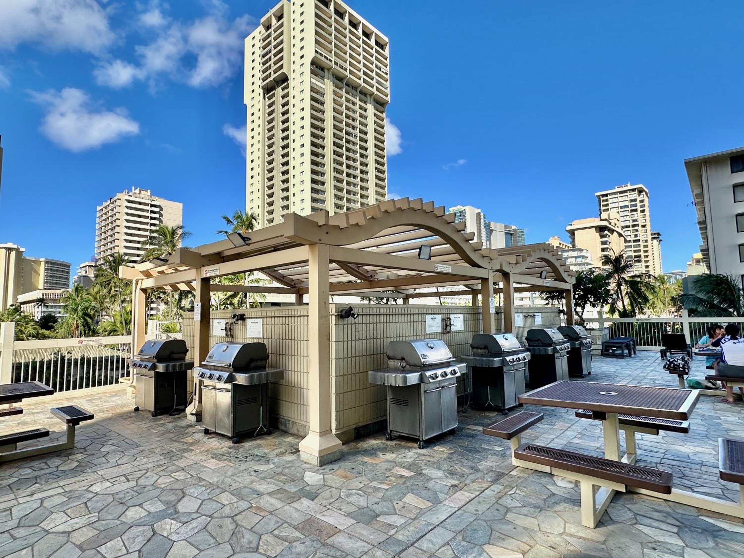 Amazing View Waikiki Beach 28th Floor 1BR Family and Group Condo: One-Bedroom Apartment photo