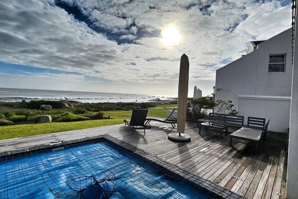 Villa photo 2