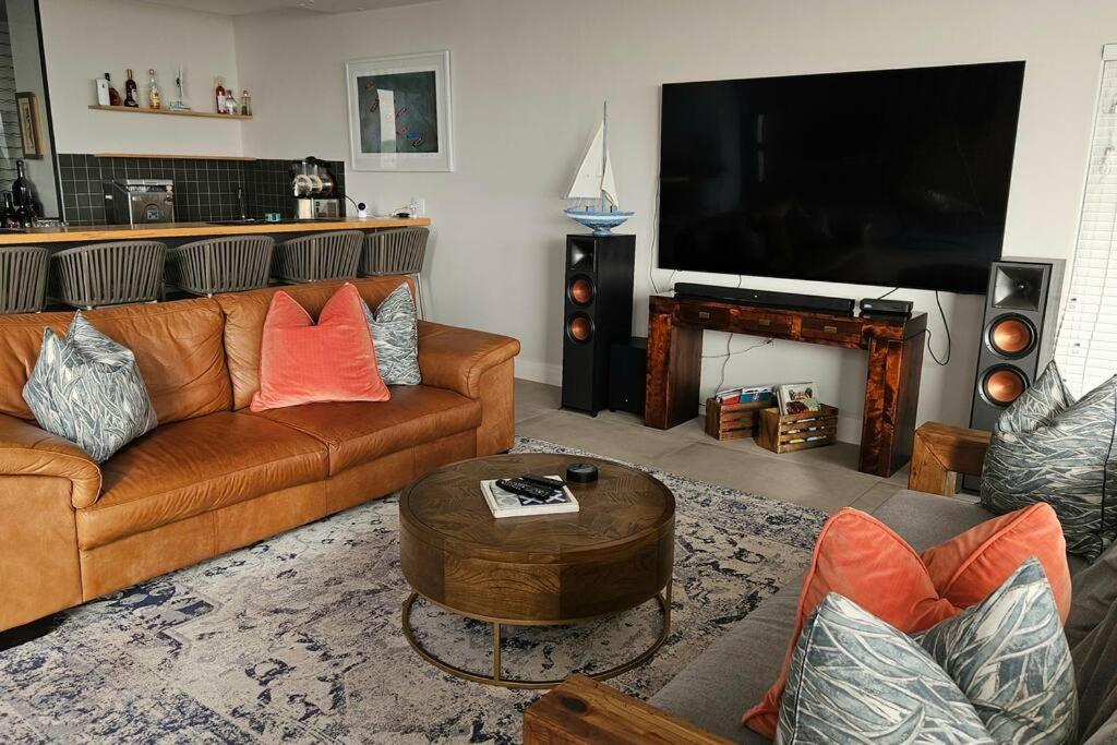 Villa photo 1