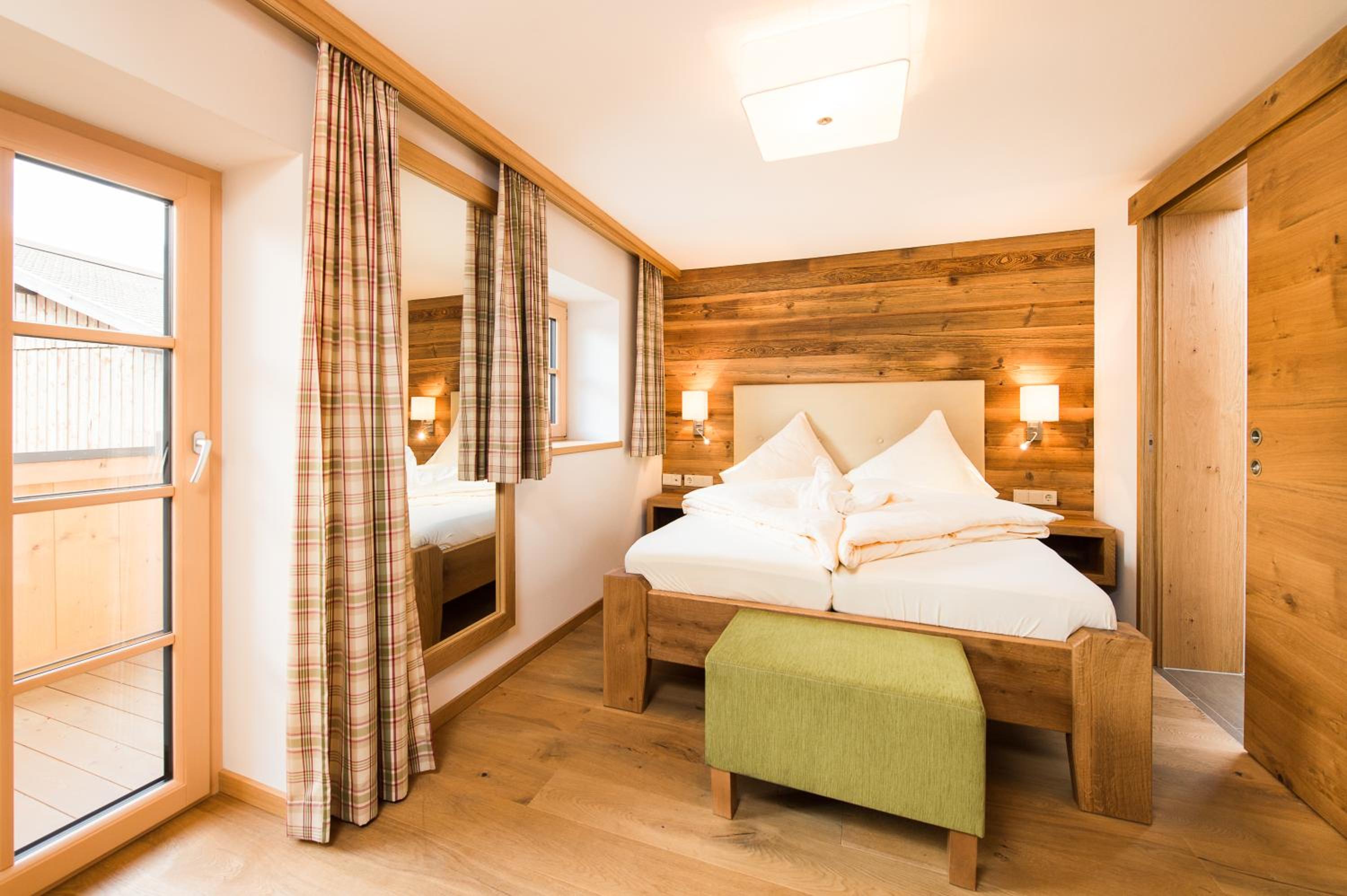 Double Room with Balcony - Photo 1