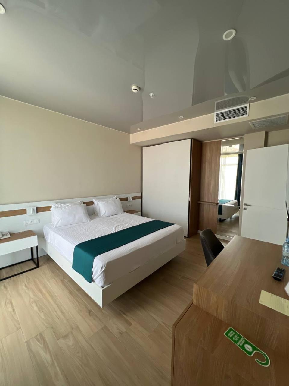 Deluxe Suite with Sea View