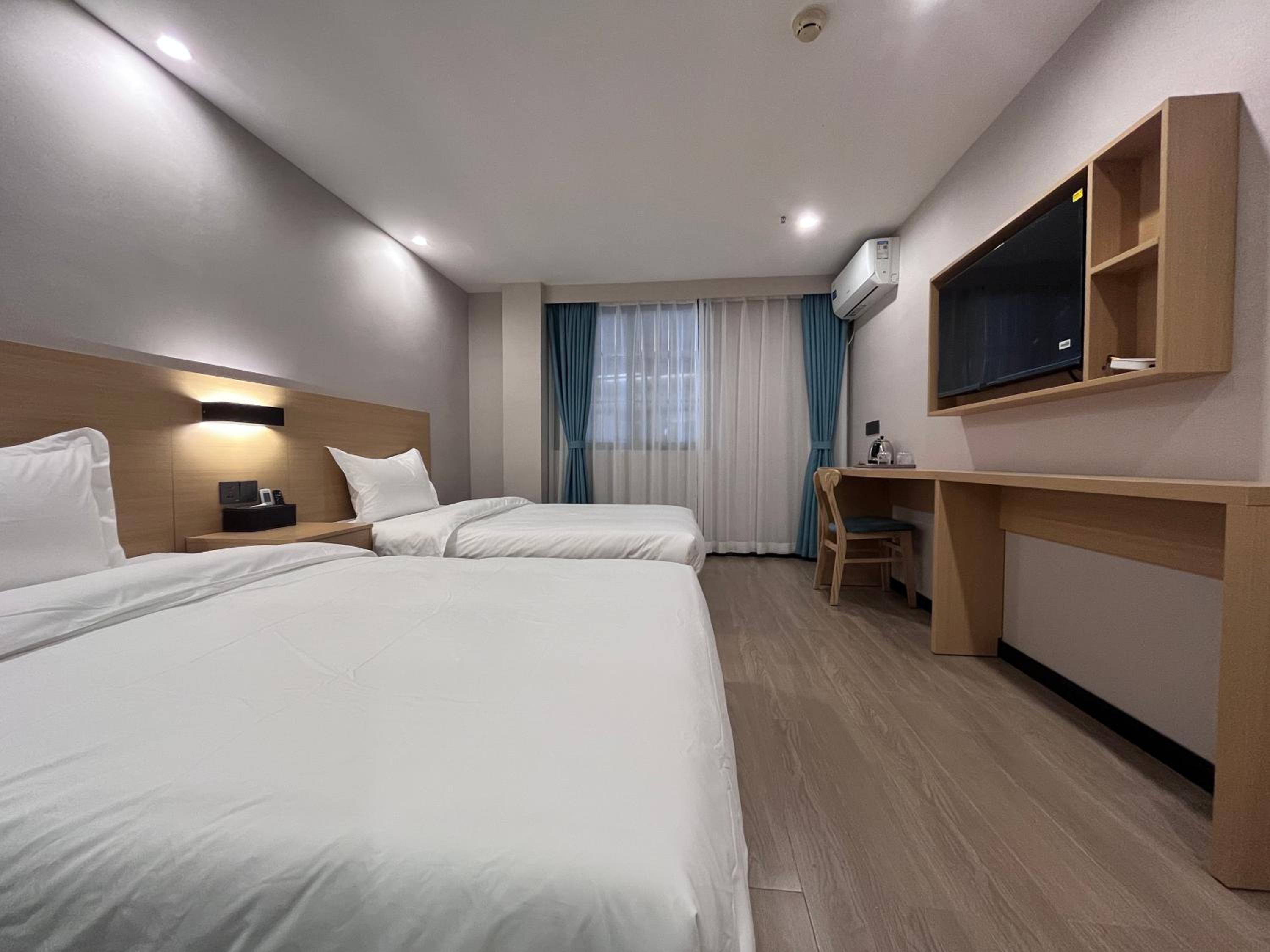 Deluxe Family Room