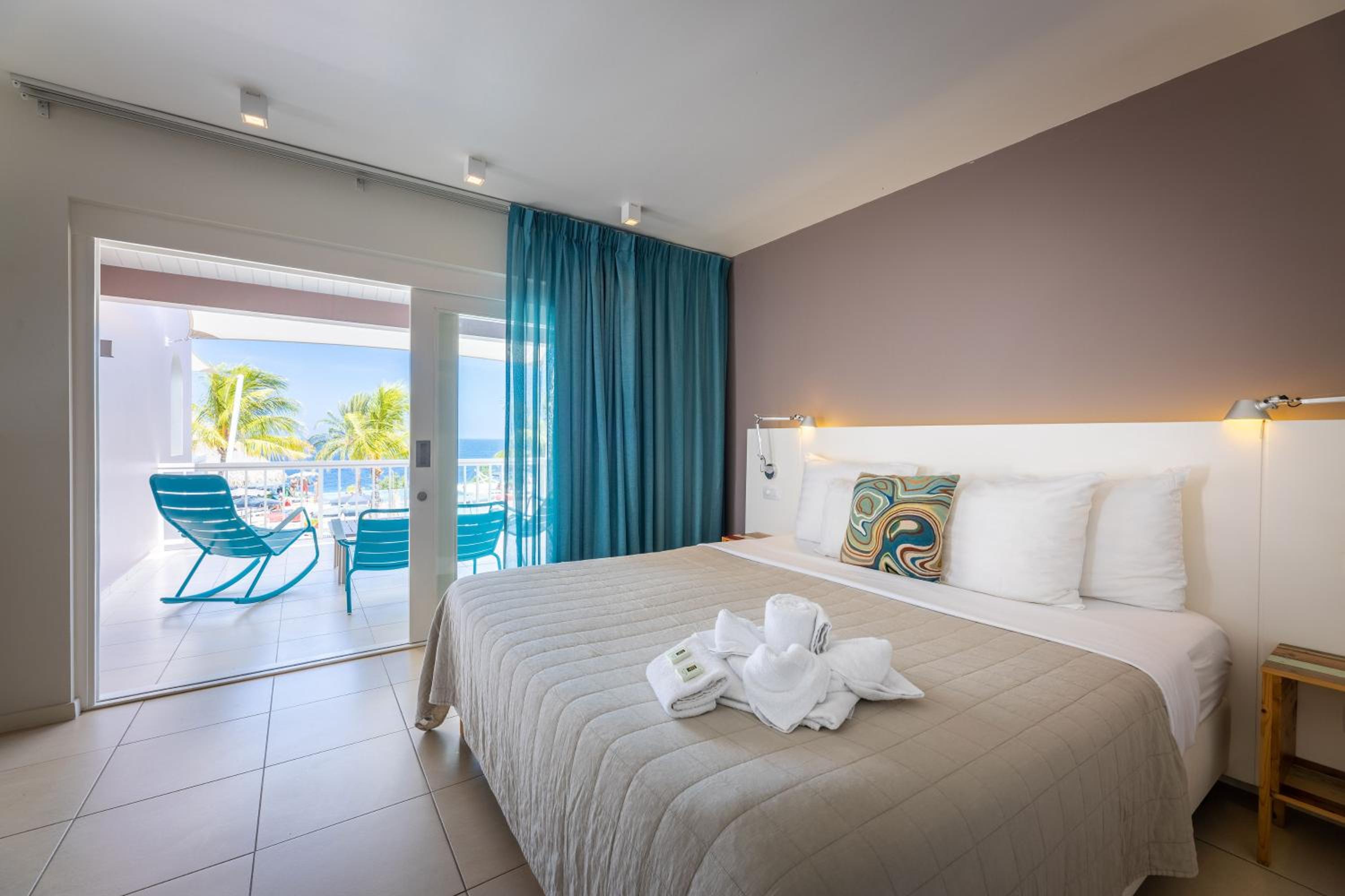 Partial Ocean View Deluxe Suite photo 3