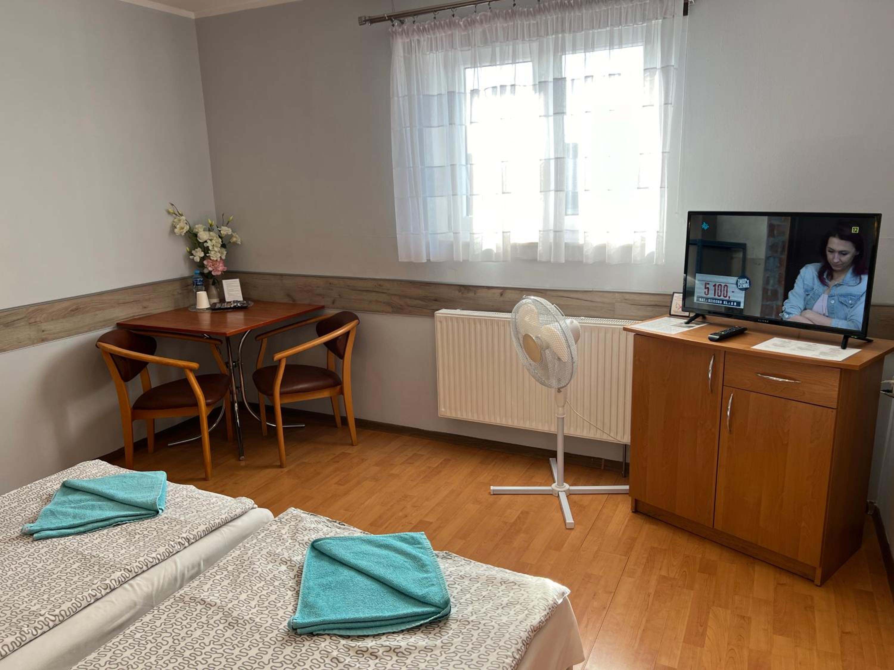 Double Room - Photo 9