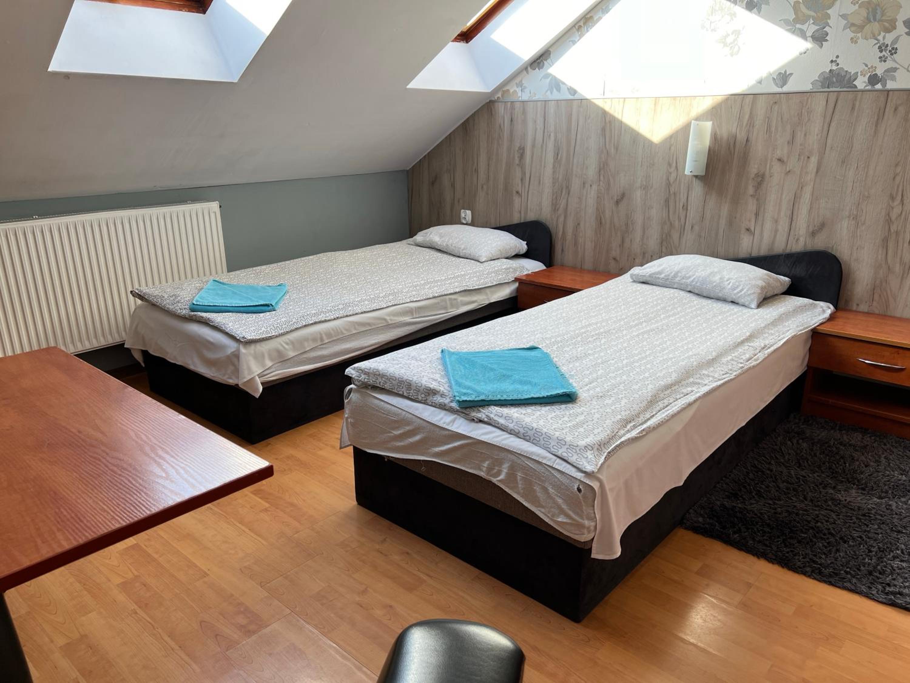 Double Room - Photo 6