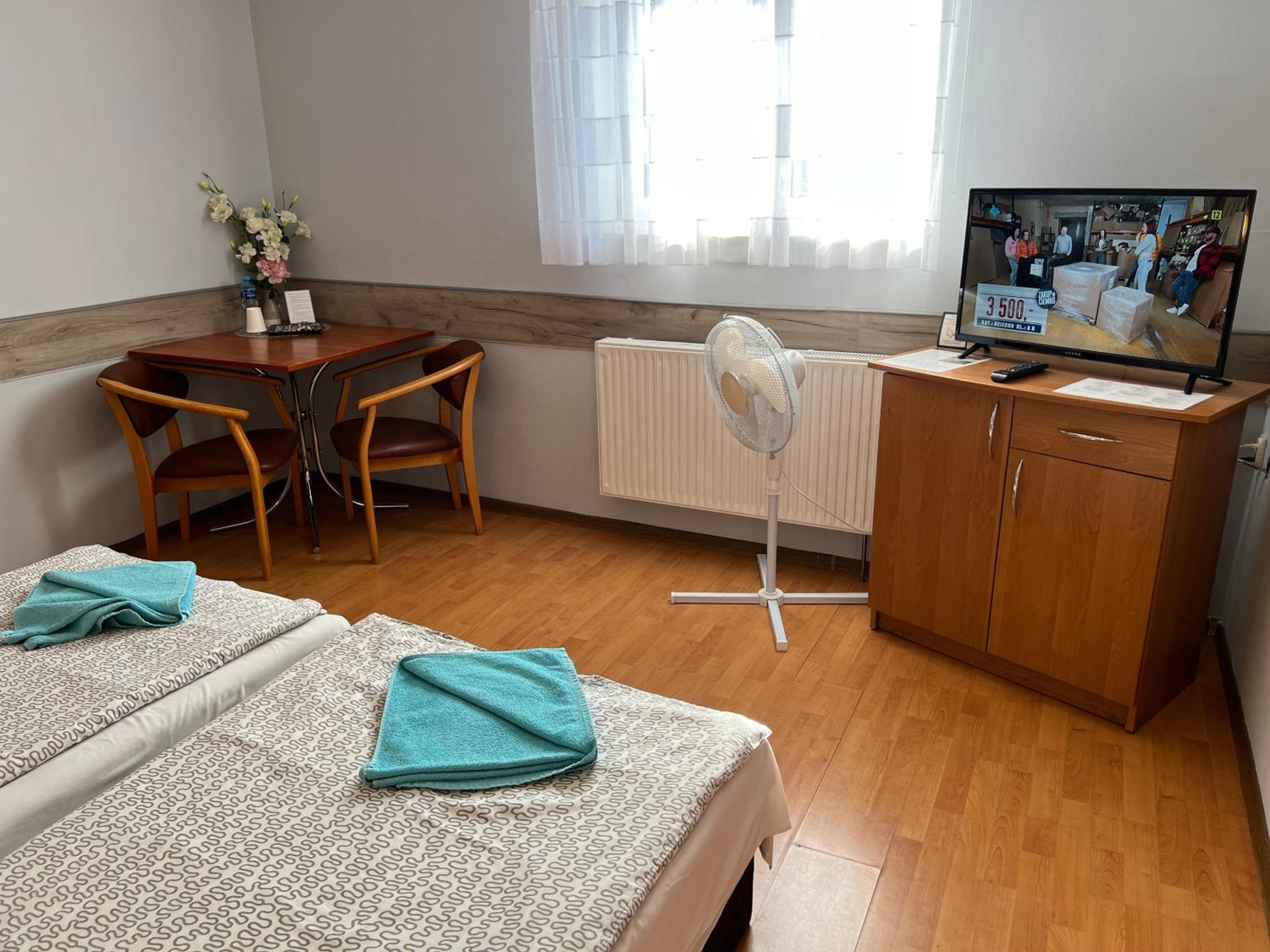 Double Room - Photo 16