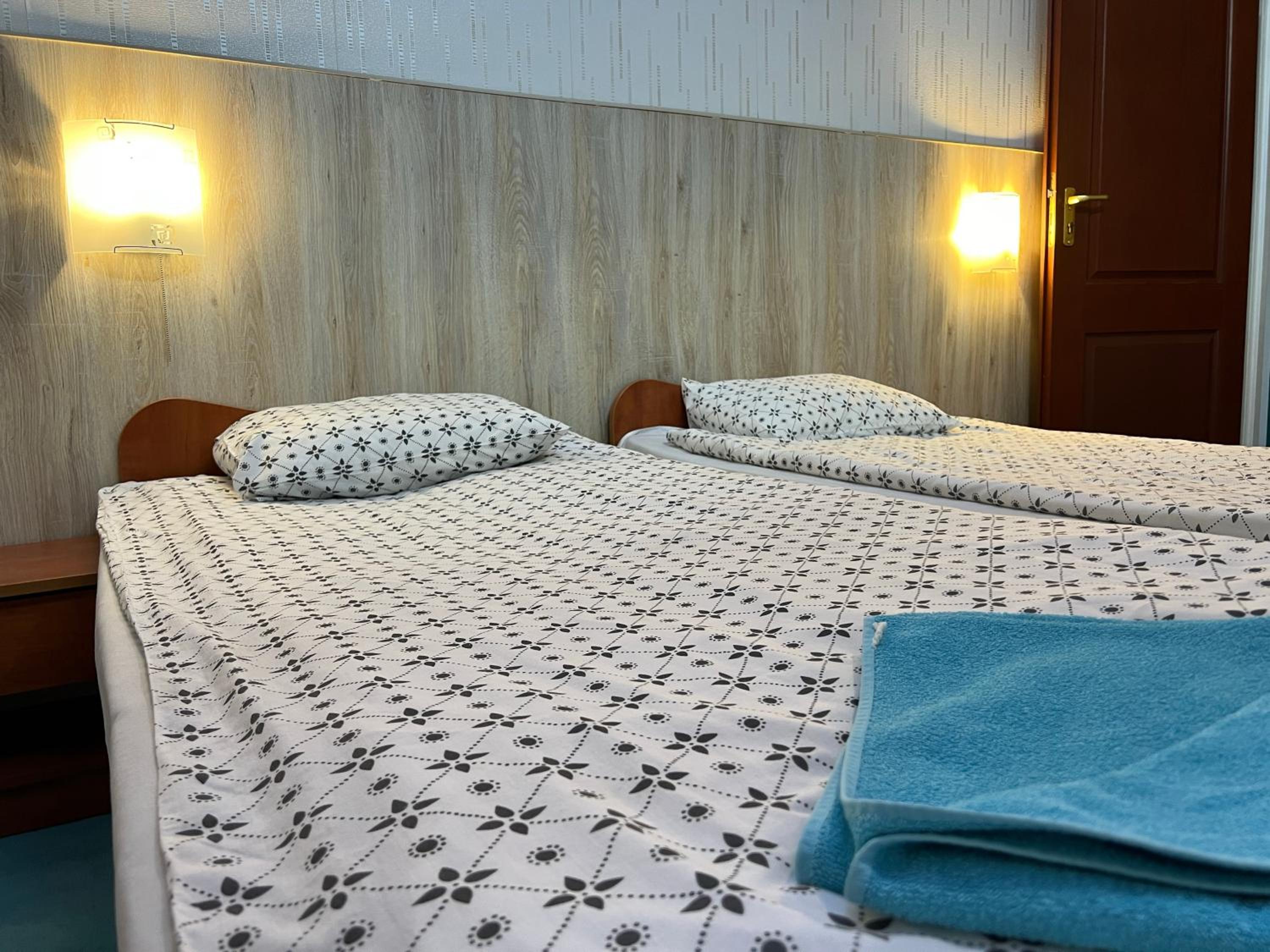 Double Room - Photo 10