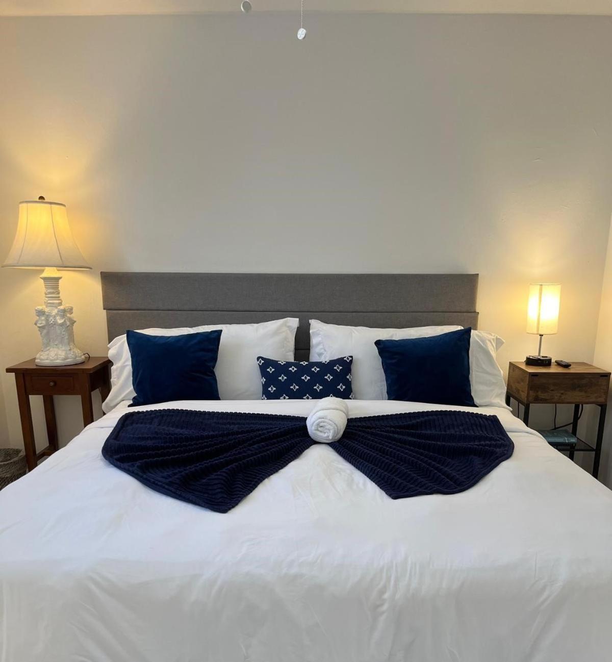 Classic One-Bedroom Apartment with King Bed