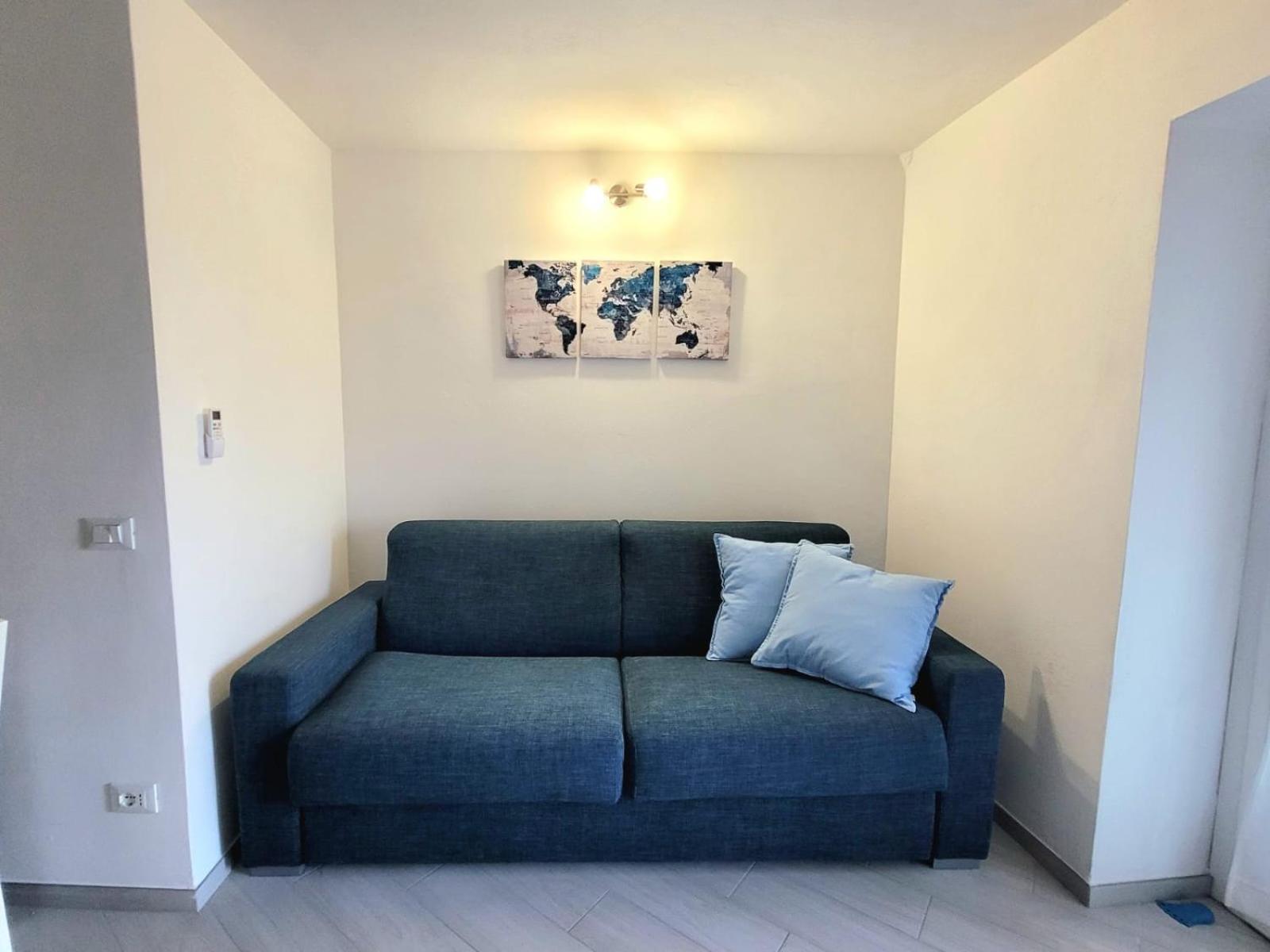 One-Bedroom Apartment photo 1
