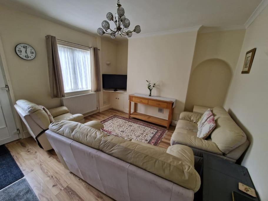 Three-Bedroom House photo 2