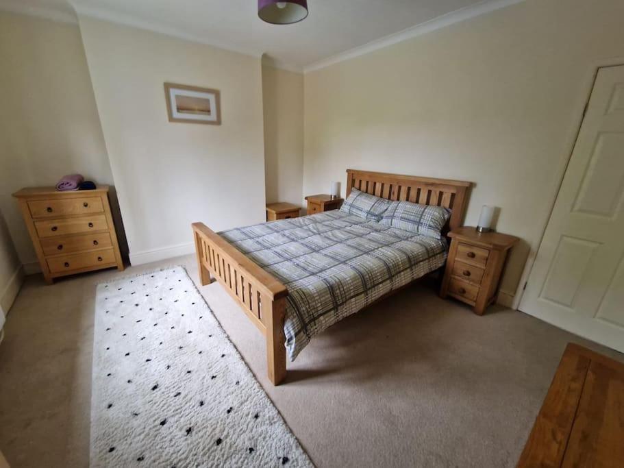 Three-Bedroom House photo 3