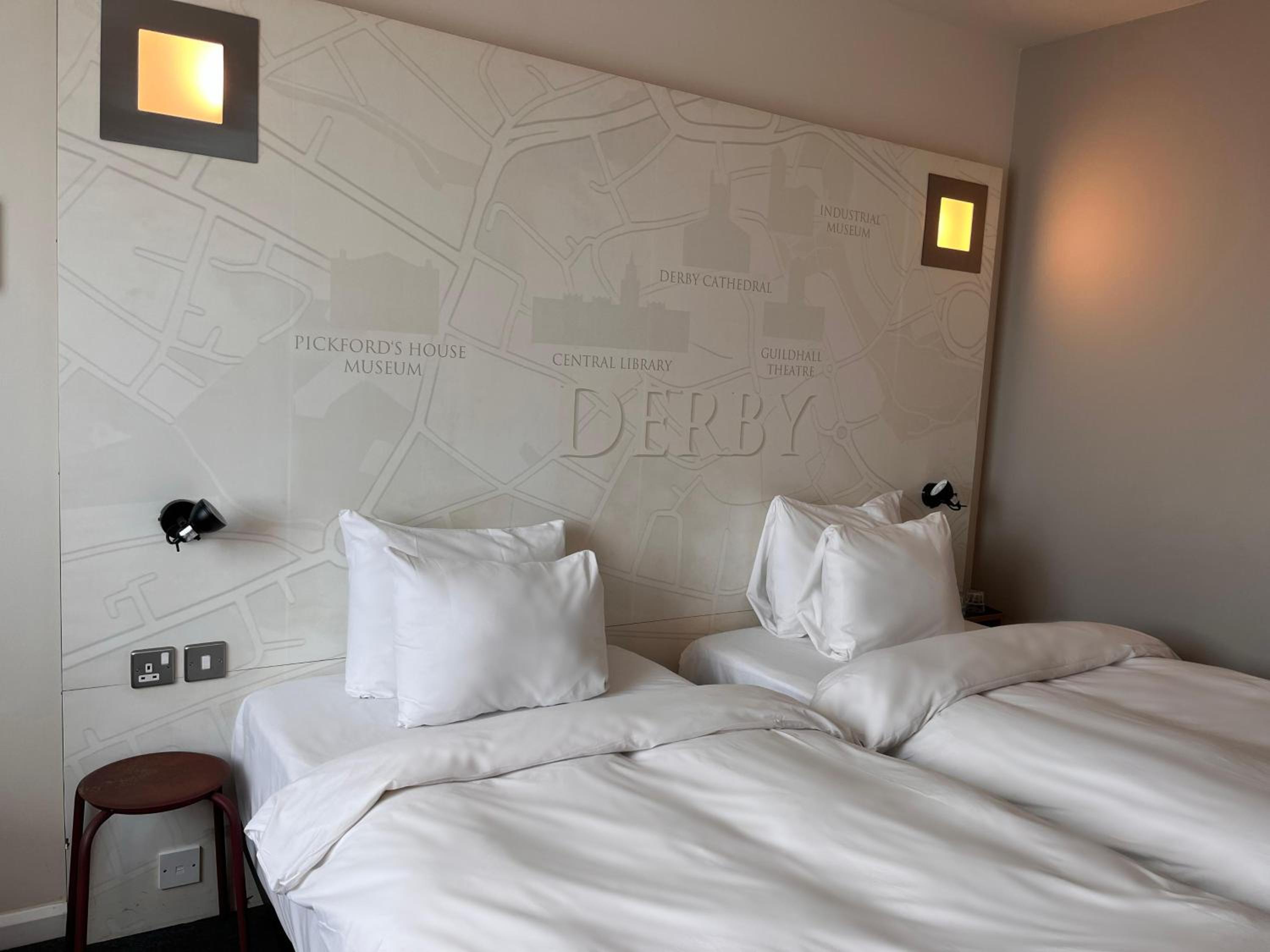 Twin Room - Photo 1