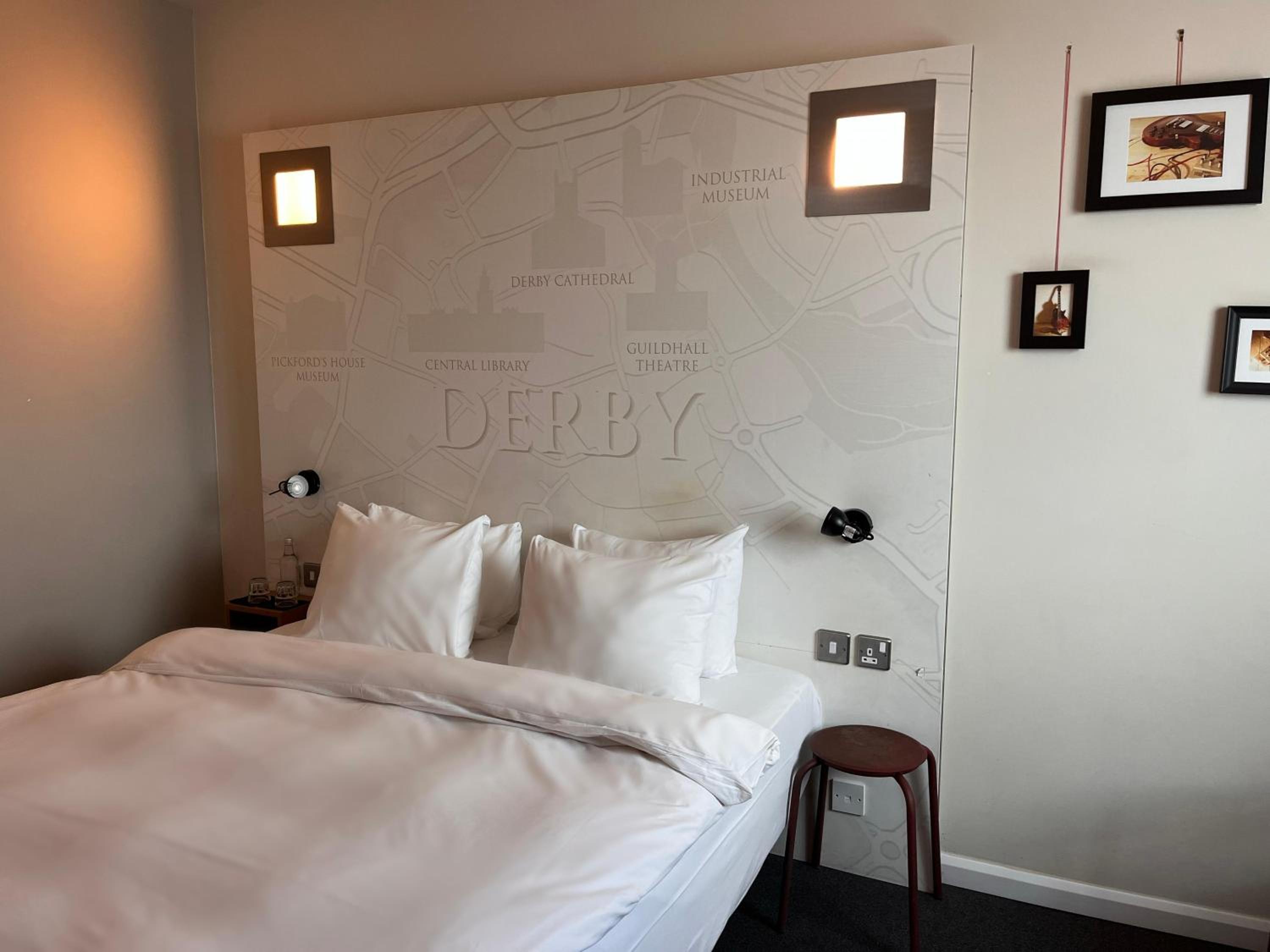 Double Room - Photo 8