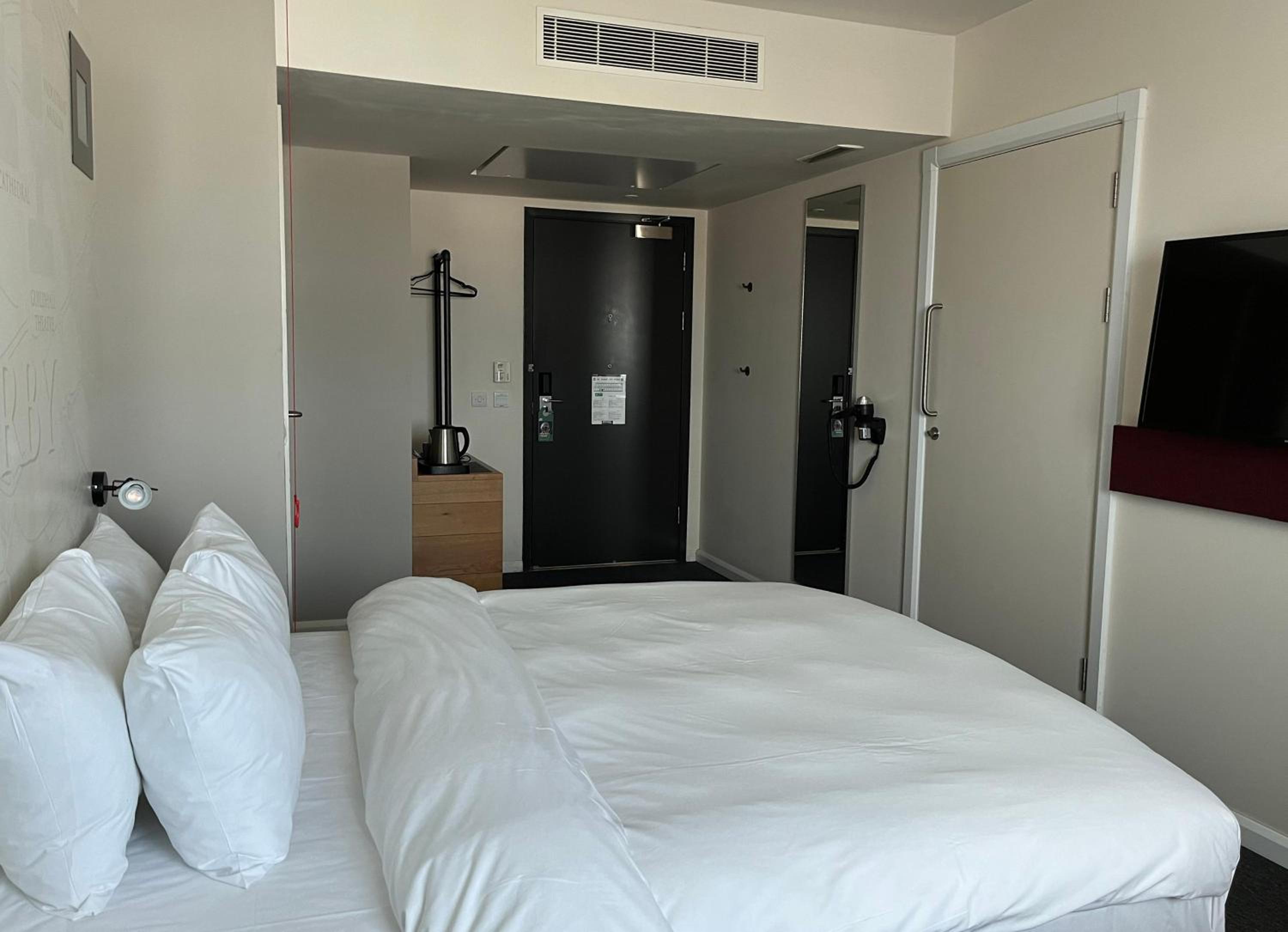 Double Room - Photo 16